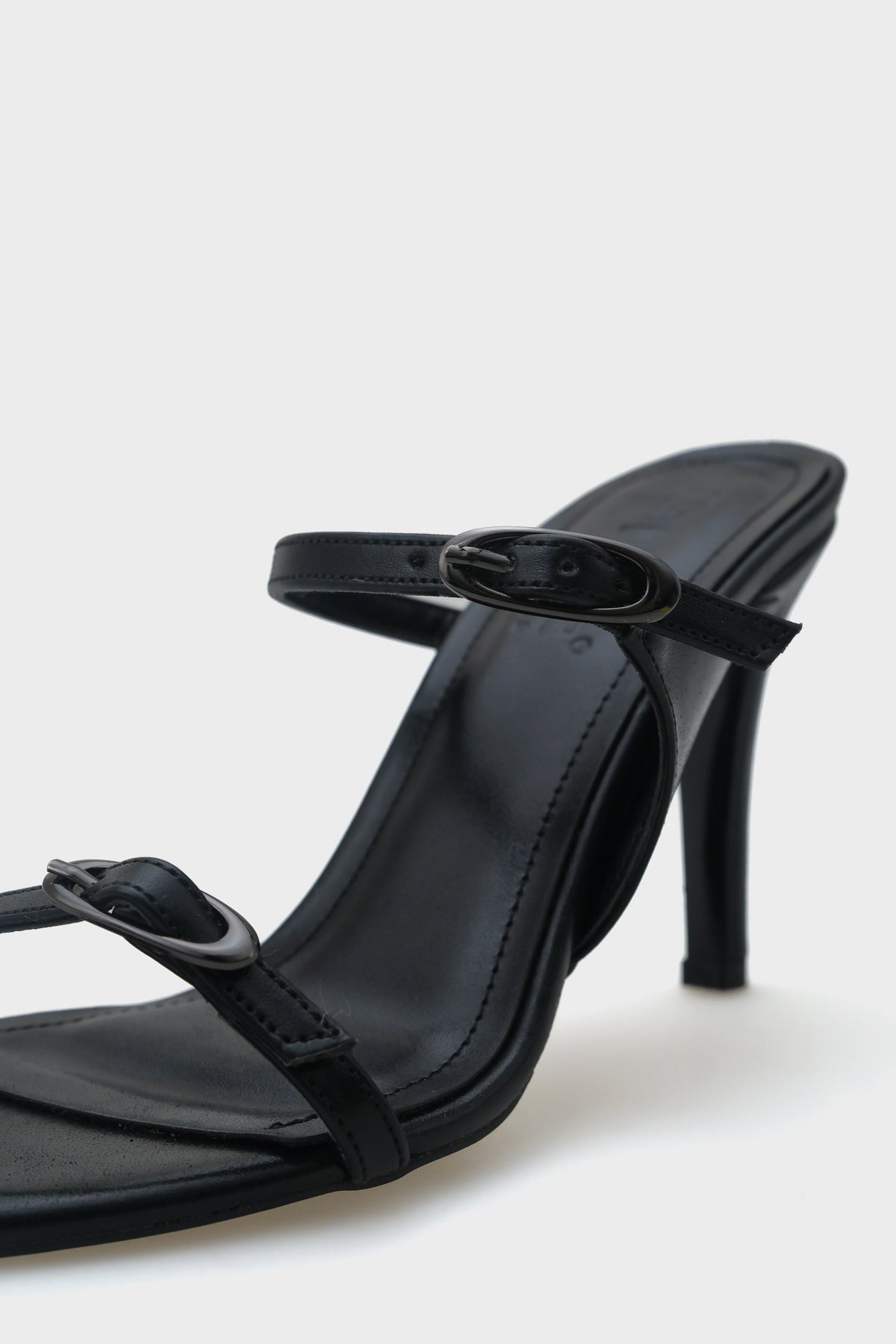 Lucky Topuklu Çift Bantlı Metalik Kadın Şık Terlik