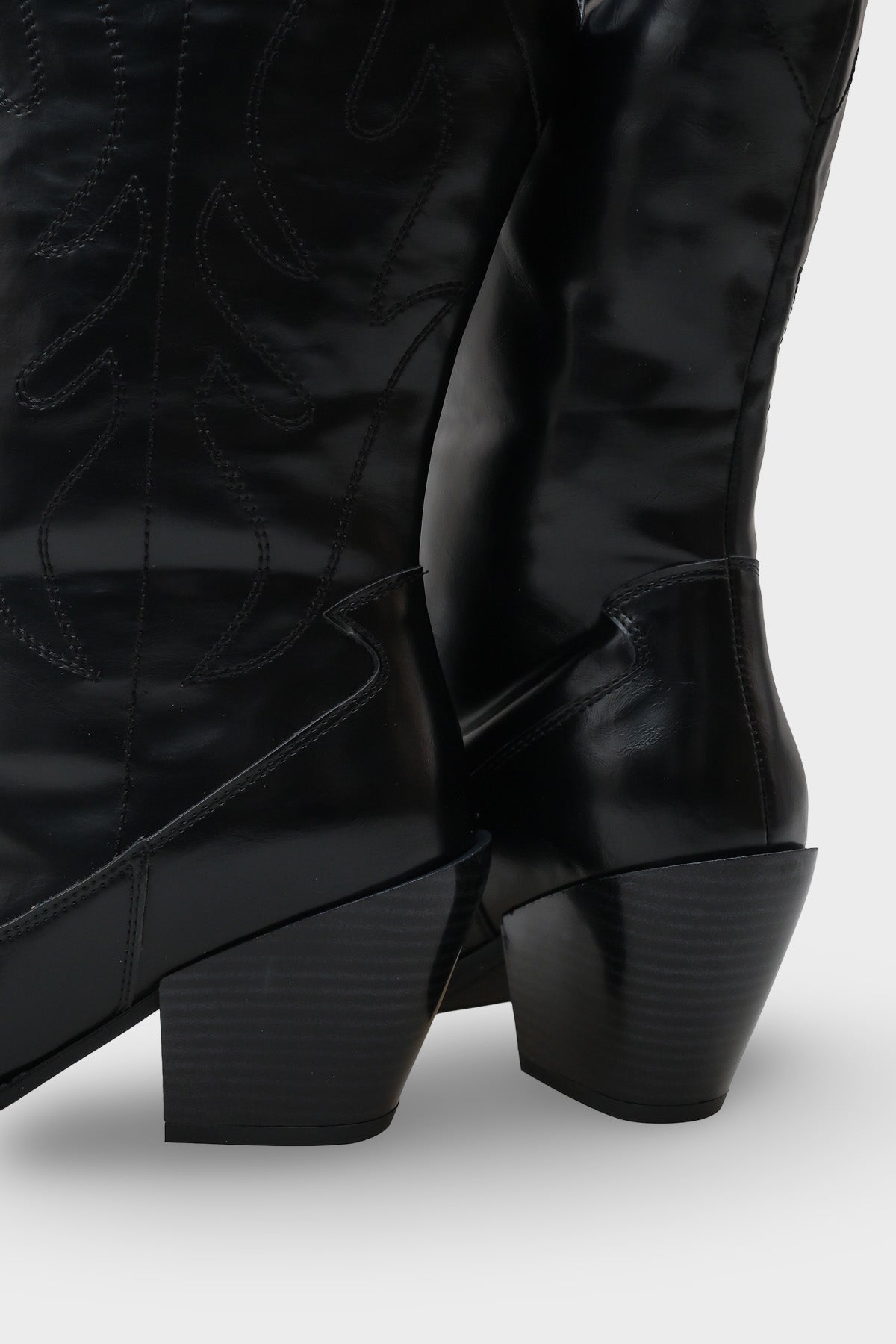 Malina Sivri Burunlu Nakışlı Kadın Kovboy Çizme