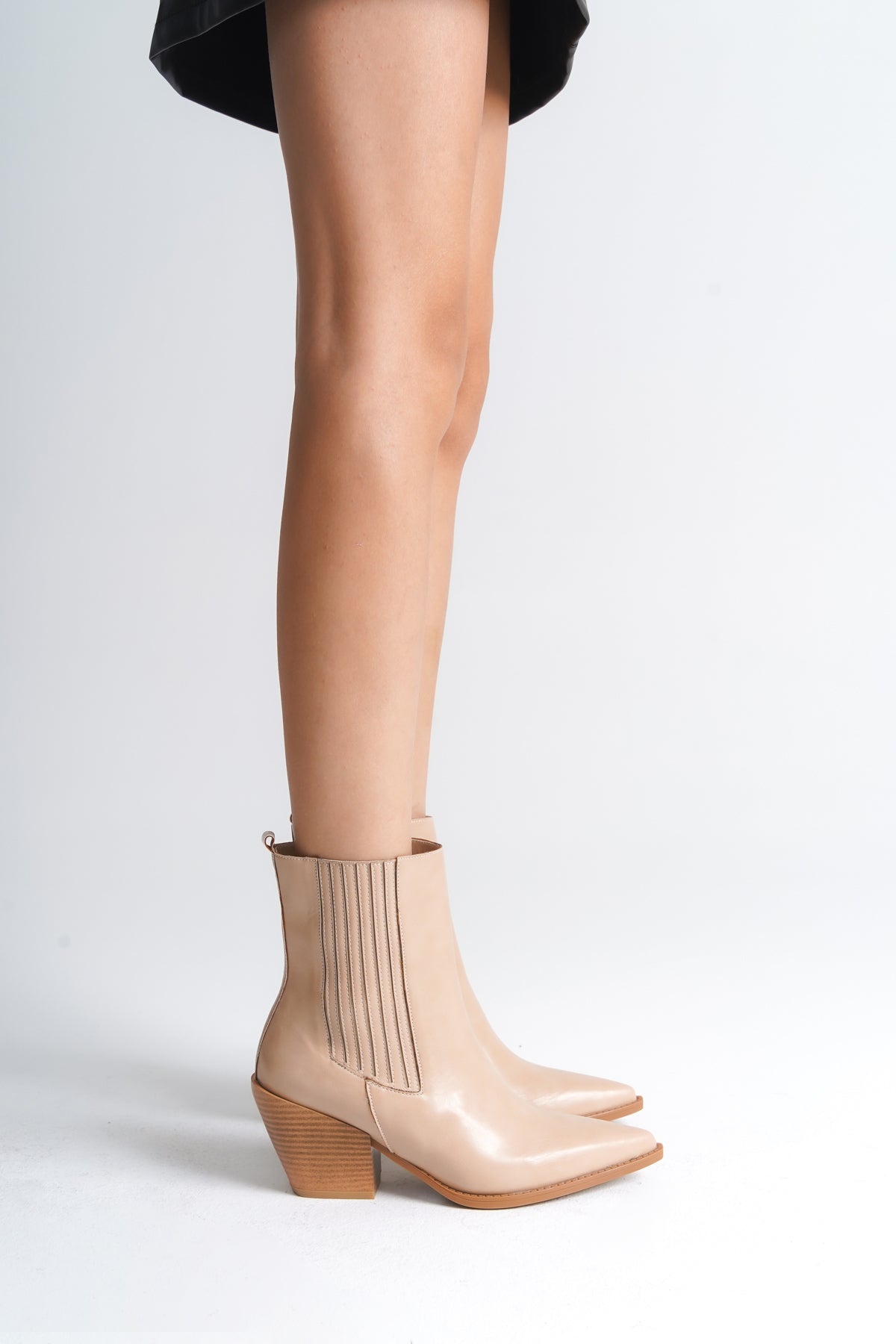 Ellyn Sivri Burunlu Yandan Lastikli Kadın Kovboy Bot