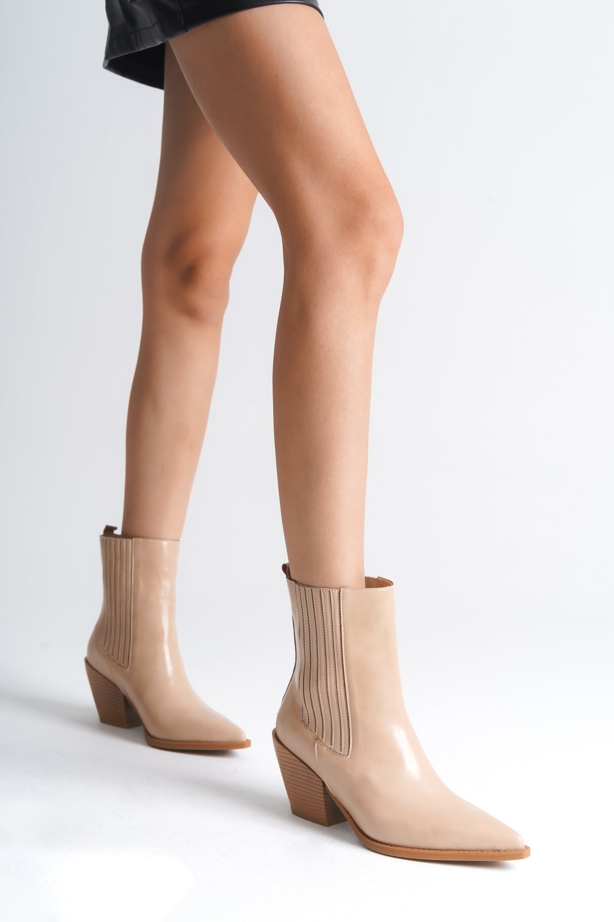 Ellyn  Sivri Burunlu Yandan Lastikli Kadın Kovboy Bot