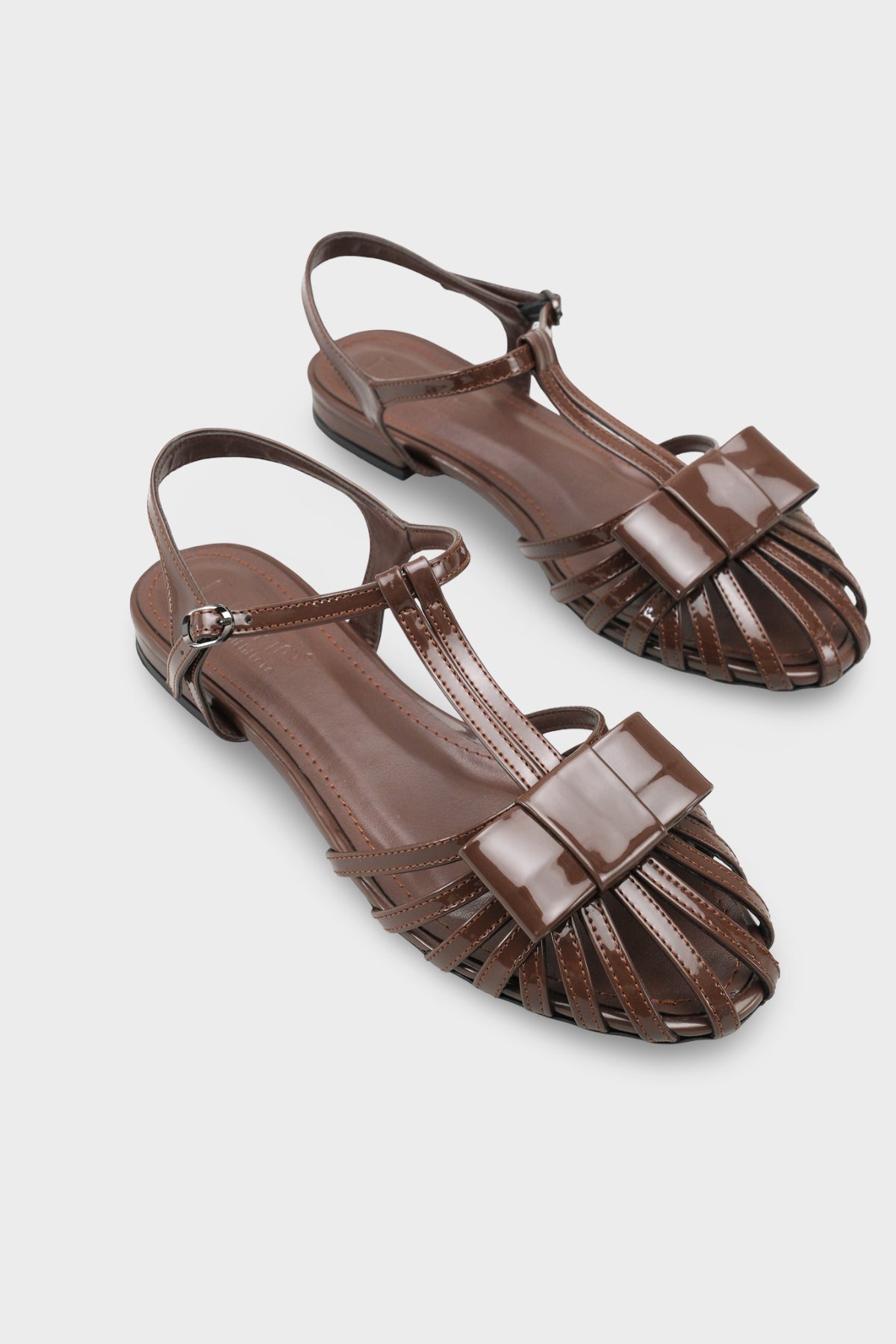 Amara Kafes Örgülü Kadın Babet