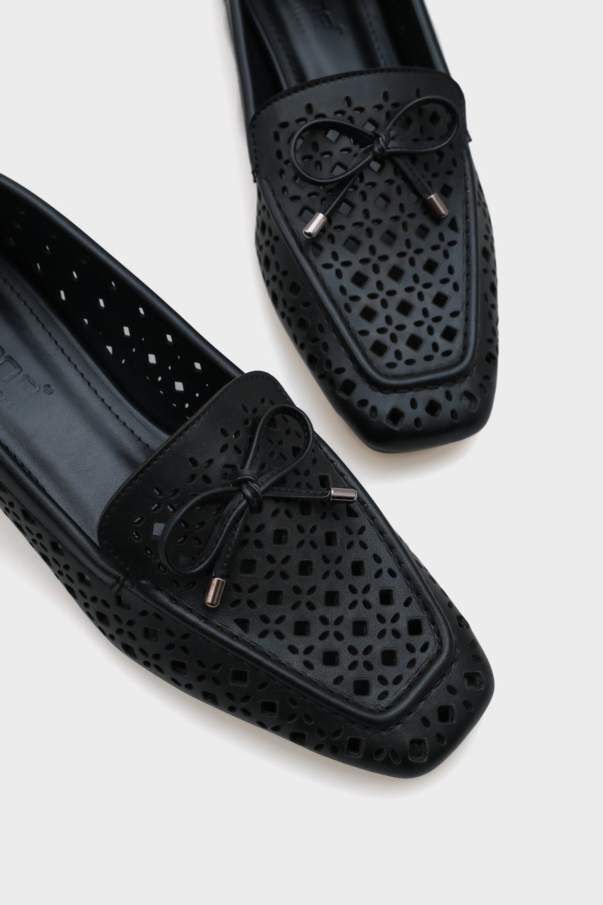 Cara Zımbalı Metalik Kadın Loafer
