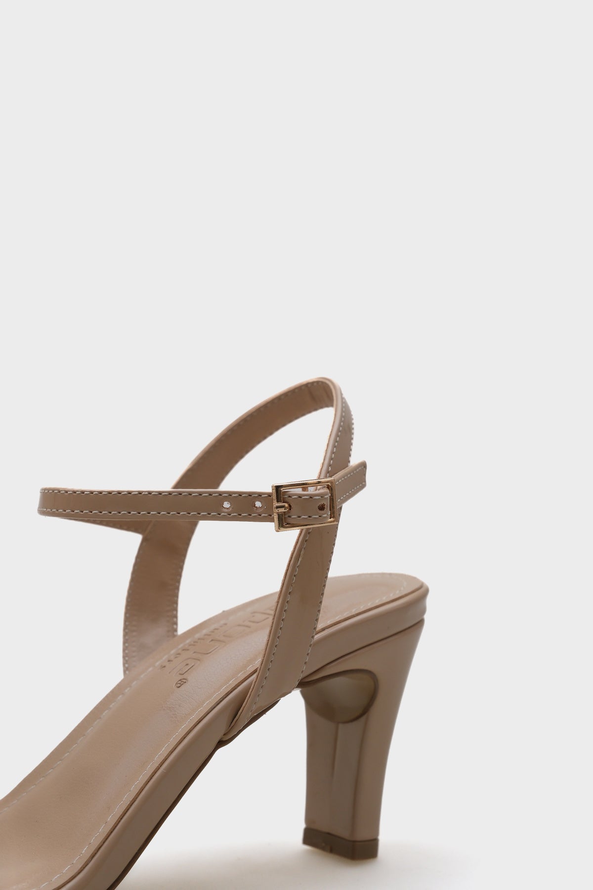 Cresa Orta Topuklu Tek Bantlı Bilekten Bantlı Kadın Sandalet