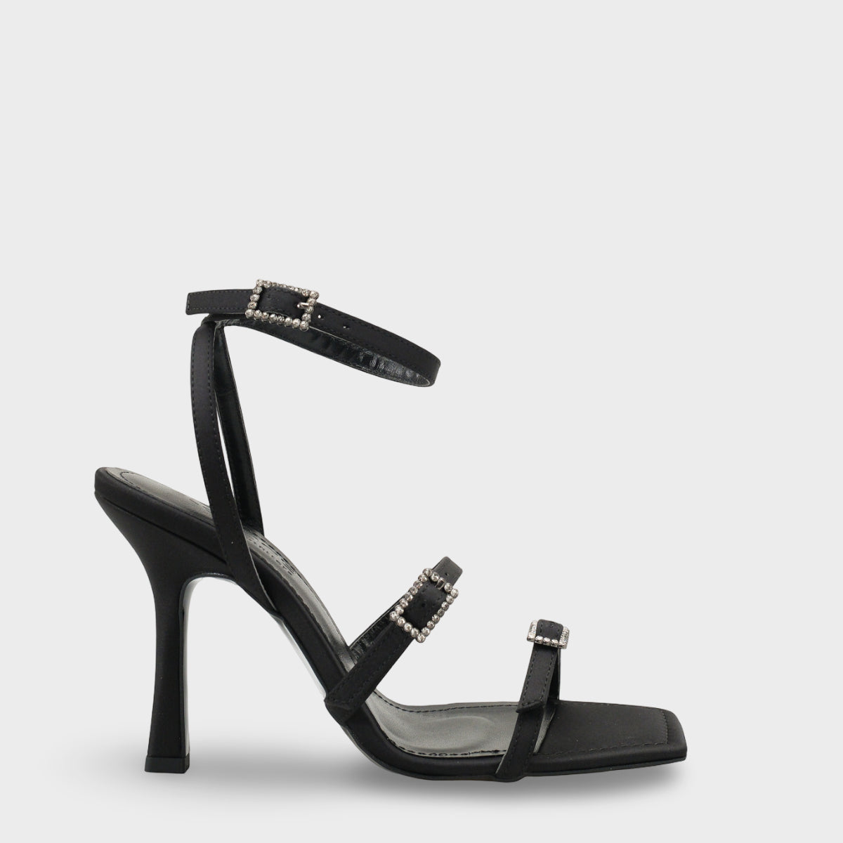 Connie Küt Burunlu Bilekten Bantlı Taşlı Tokalı Orta Topuklu Kadın Ayakkabı