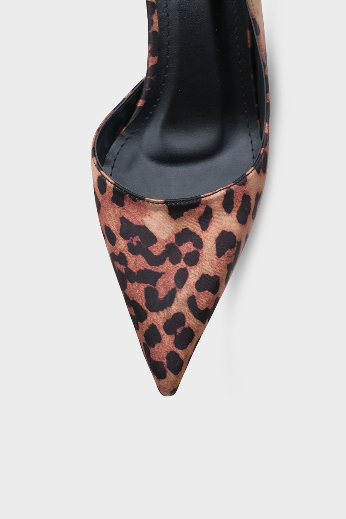 Romy Sivri Burunlu Orta Topuklu Kadın Ayakkabı