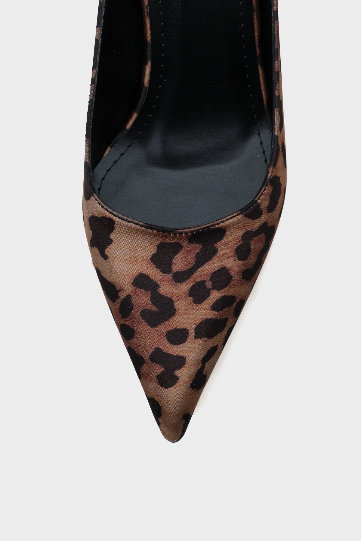 Lynda Sivri Burnu Kapalı Saten Kadın Terlik