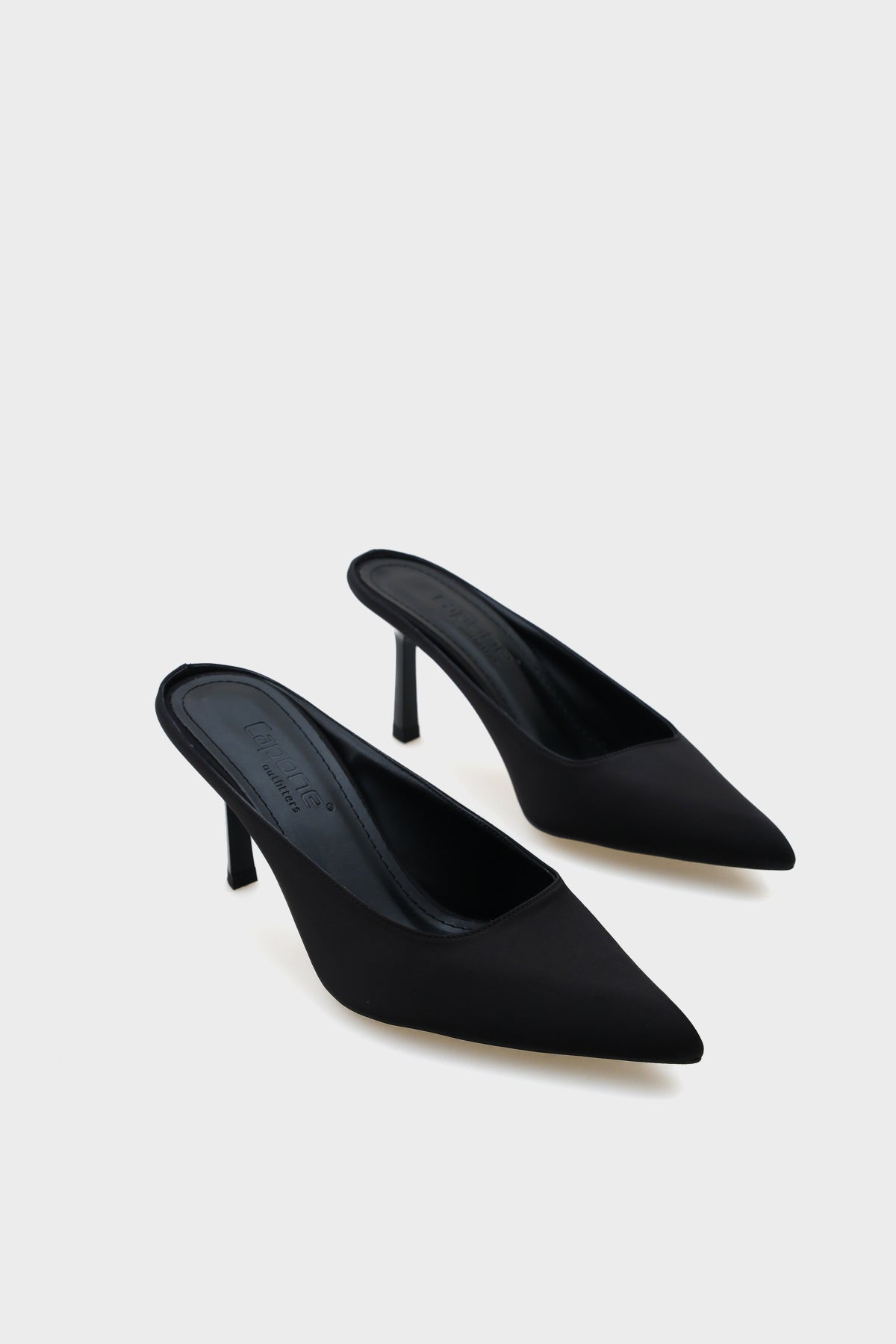 Lynda Sivri Burnu Kapalı Saten Kadın Terlik