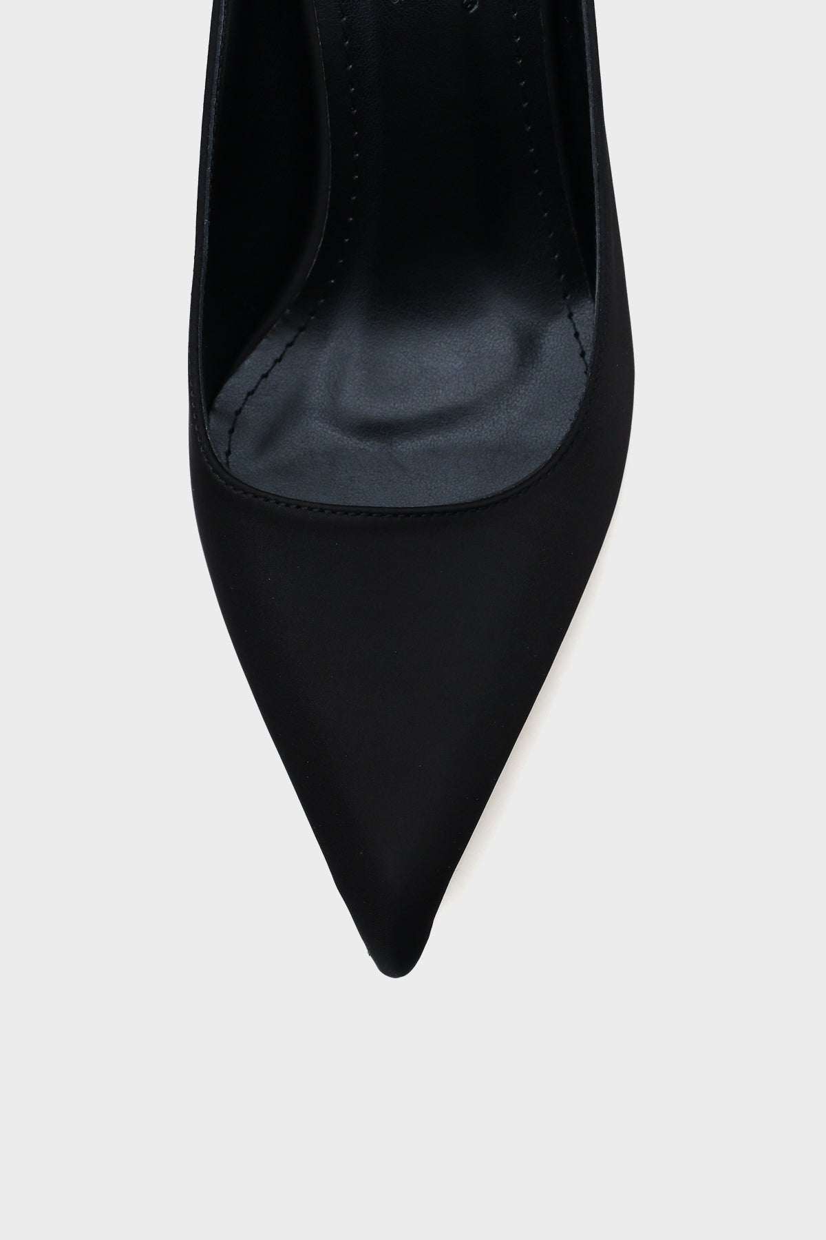 Lynda Sivri Burnu Kapalı Saten Kadın Terlik