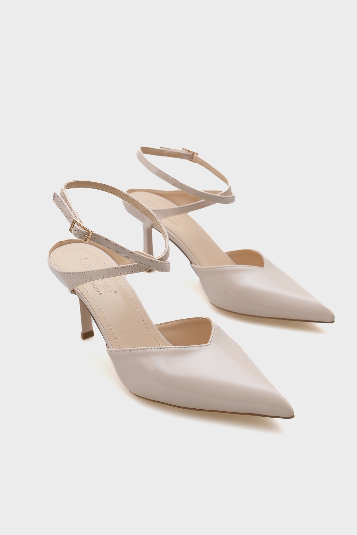 Tiff Sivri Burunlu Orta Topuklu Bilekten Bantlı Kadın Ayakkabı