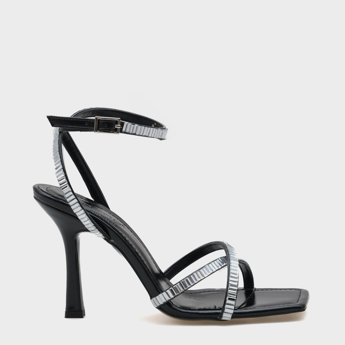 Dafna Küt Burunlu Topuklu Bilekten Bantlı Taşlı Kadın Sandalet