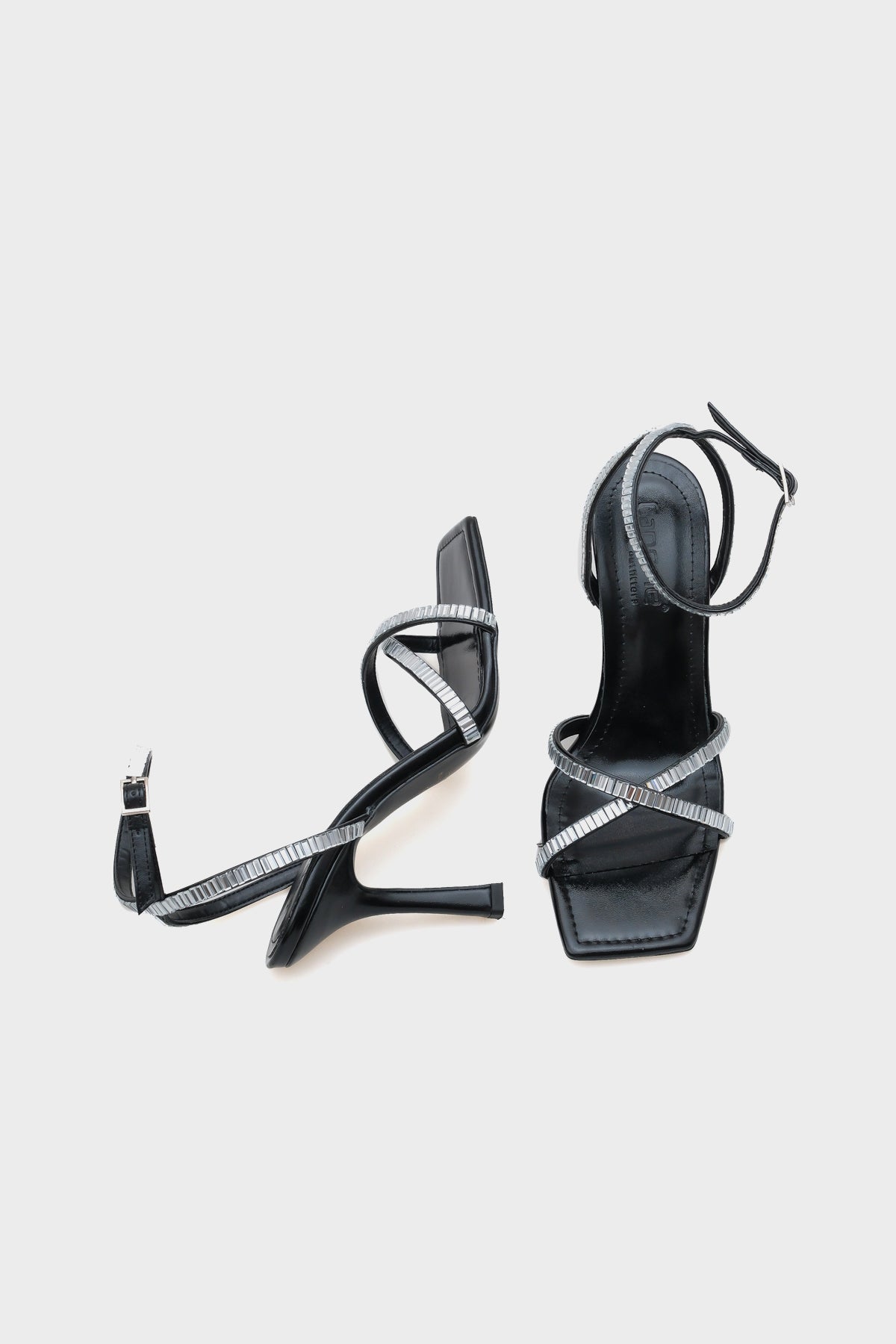 Dafna Küt Burunlu Topuklu Bilekten Bantlı Taşlı Kadın Sandalet