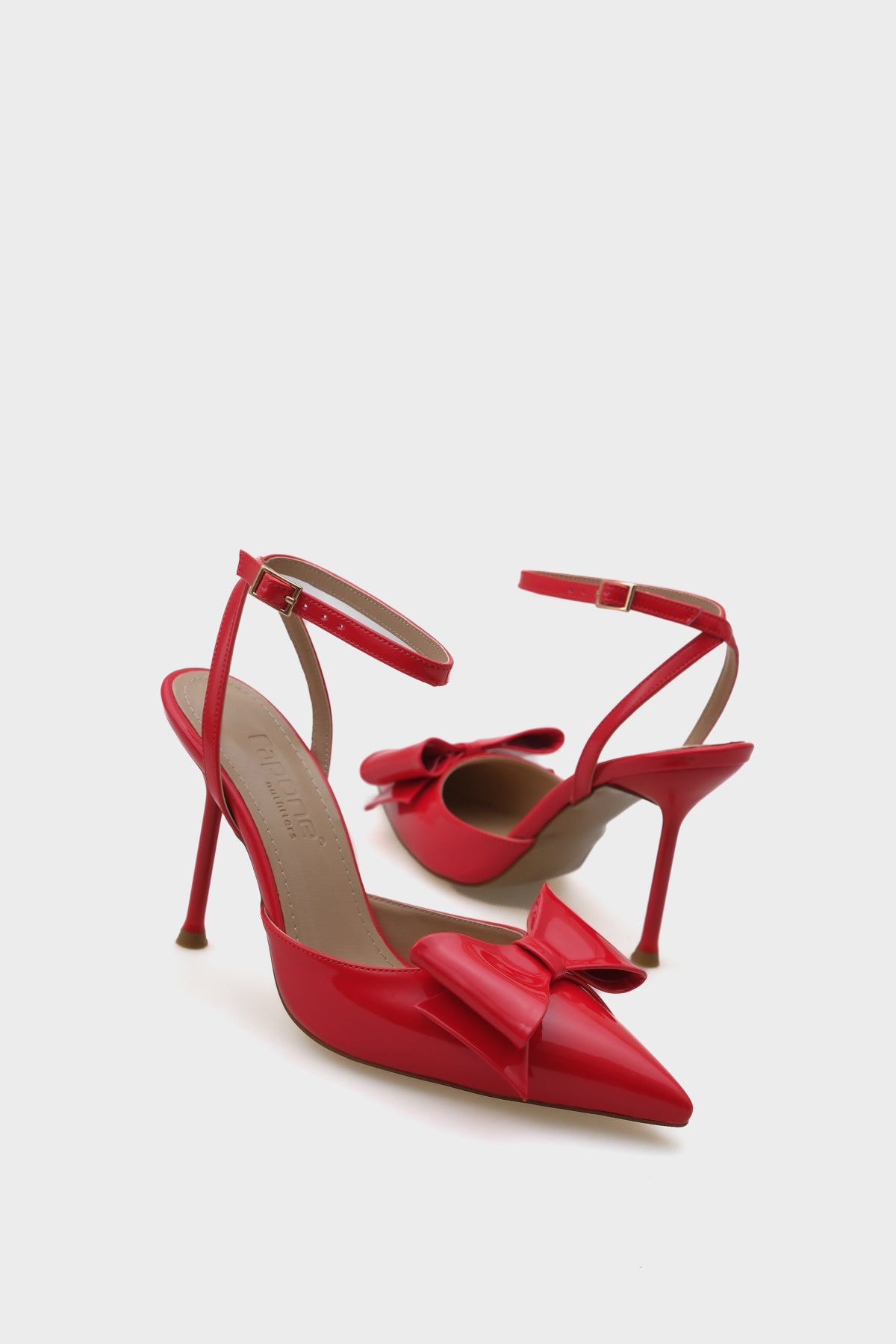 Rona Sivri Burunlu Fiyonlu Bilekten Bantlı Kadın Ayakkabı