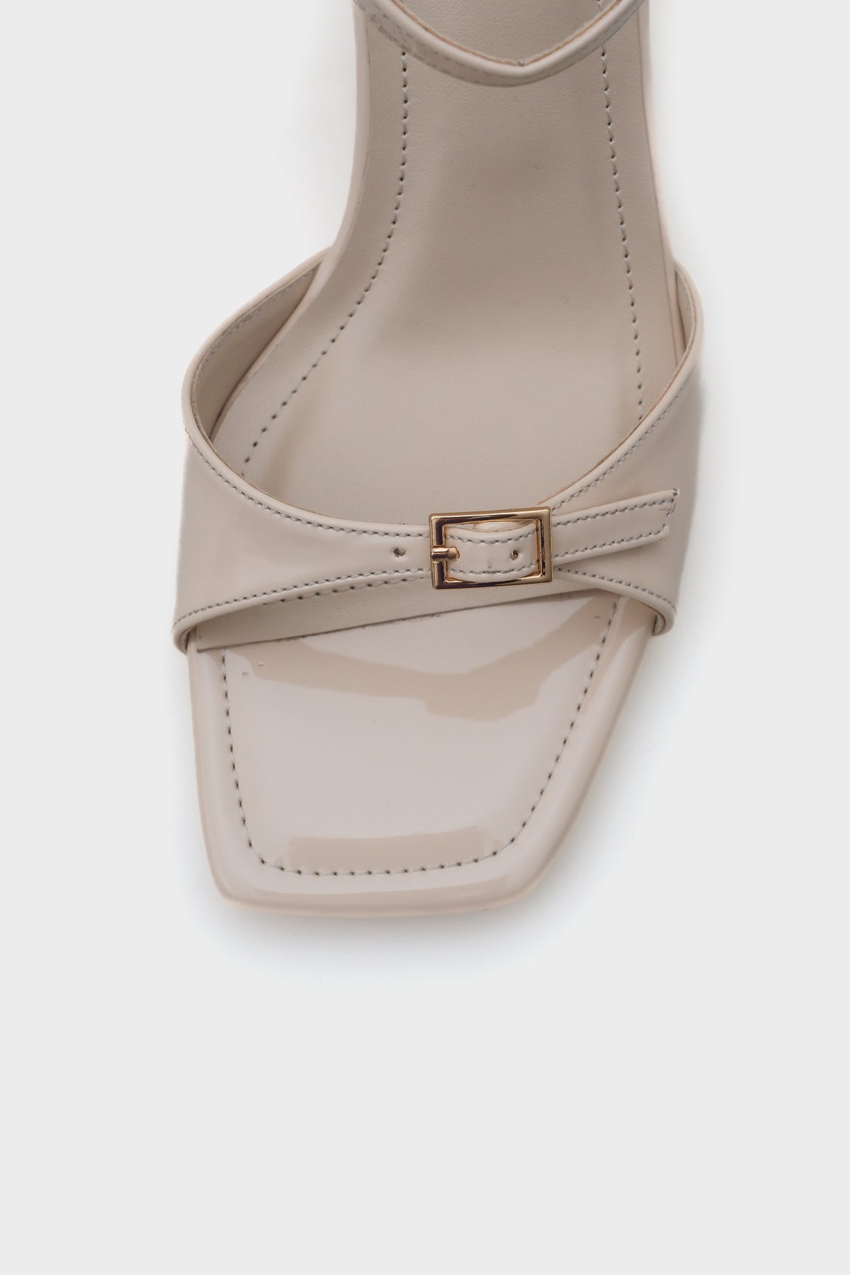 Dale Orta Topuklu Bilekten Bantlı Tokalı Kadın Sandalet