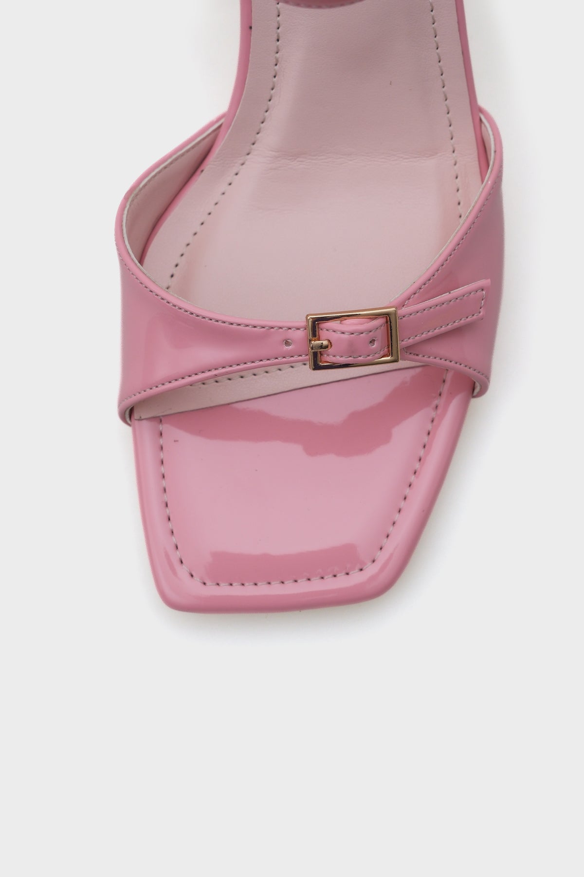 Dale Orta Topuklu Bilekten Bantlı Tokalı Kadın Sandalet