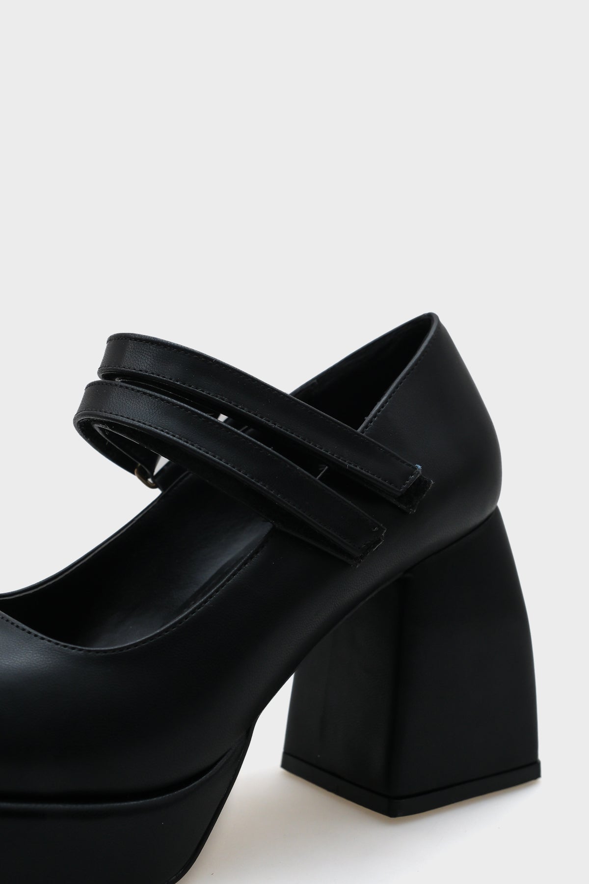 Küt Burunlu Bantlı Platform Mary Jane Ayakkabı