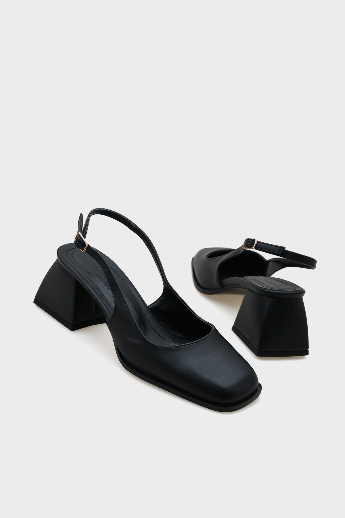 Rora Küt Burunlu Kalın Topuklu Arkası Açık Kadın Ayakkabı