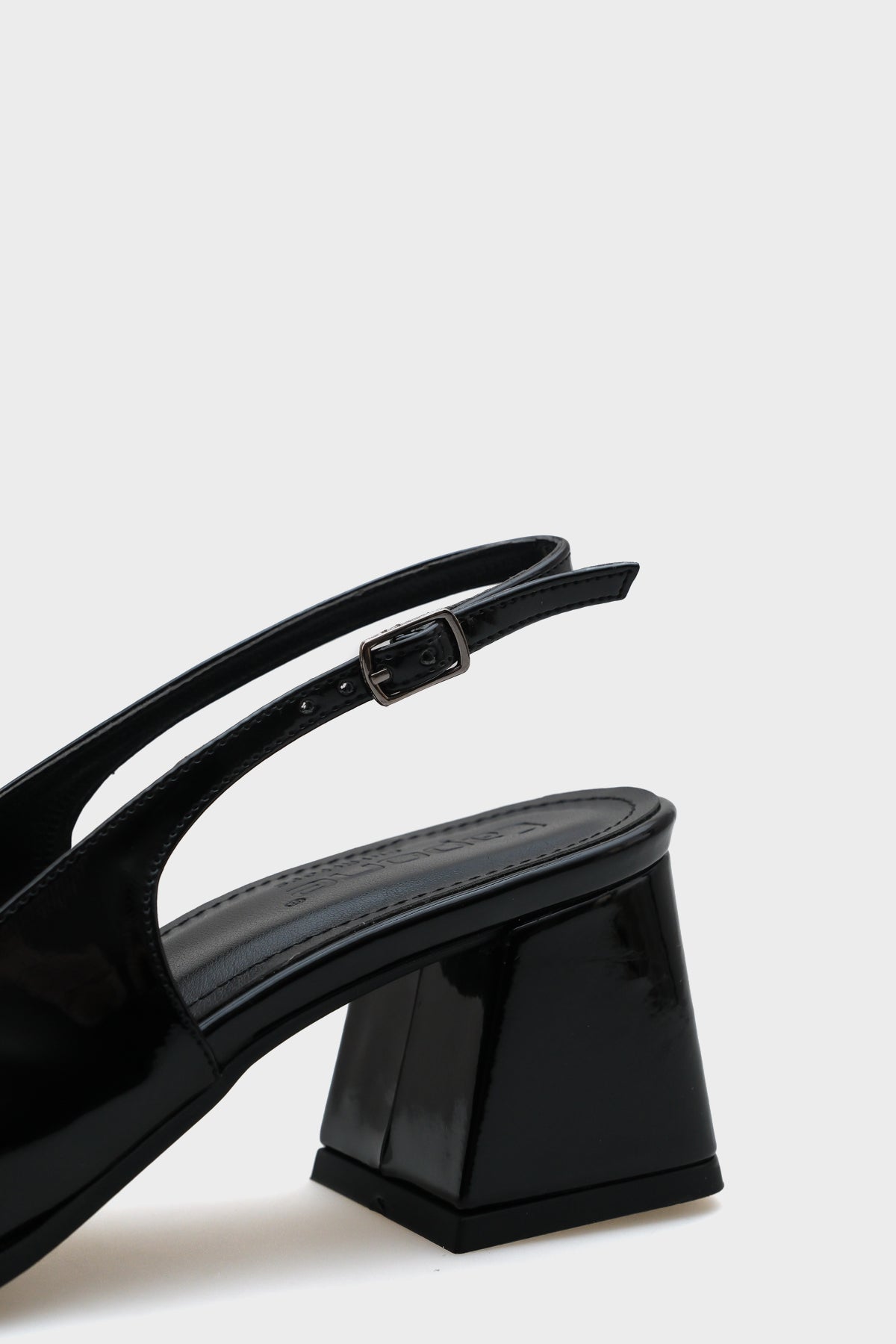 Rora Küt Burunlu Kalın Topuklu Arkası Açık Kadın Ayakkabı