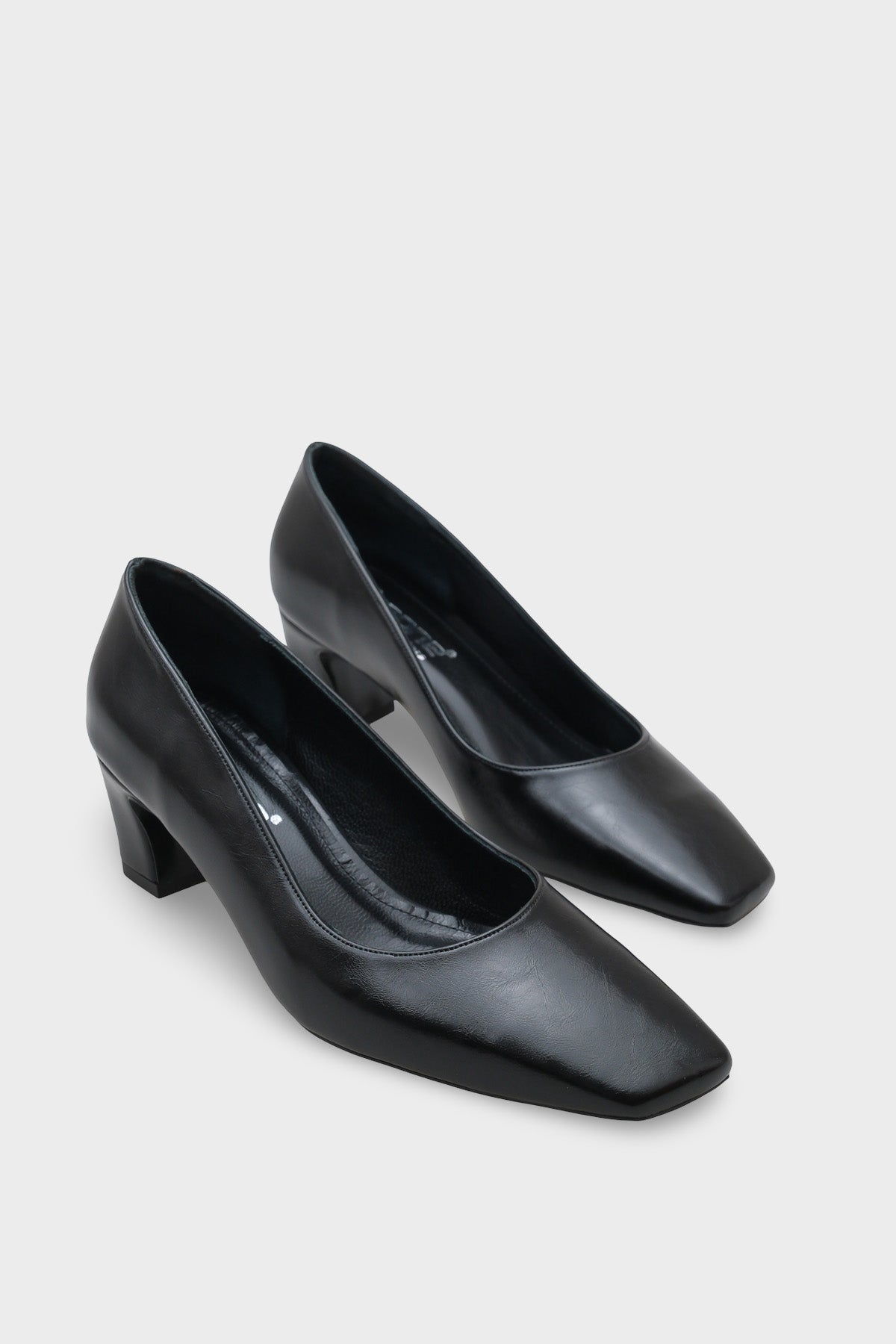 Janie Orta Boy Topuklu Küt Burunlu Hakiki Deri Astarlı Kadın Ayakkabı