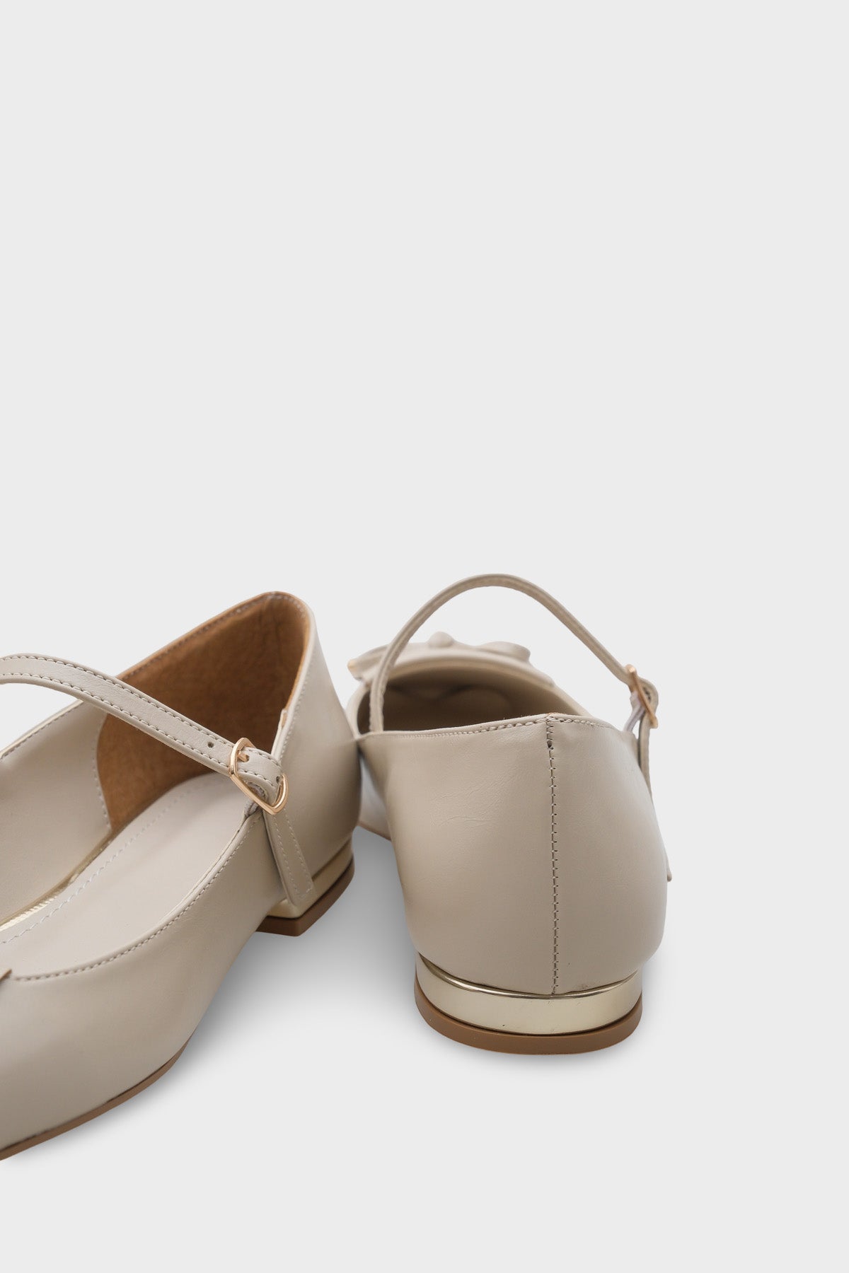 Kelsy Küt Burunlu Püsküllü Kısa Topuklu Kadın Babet