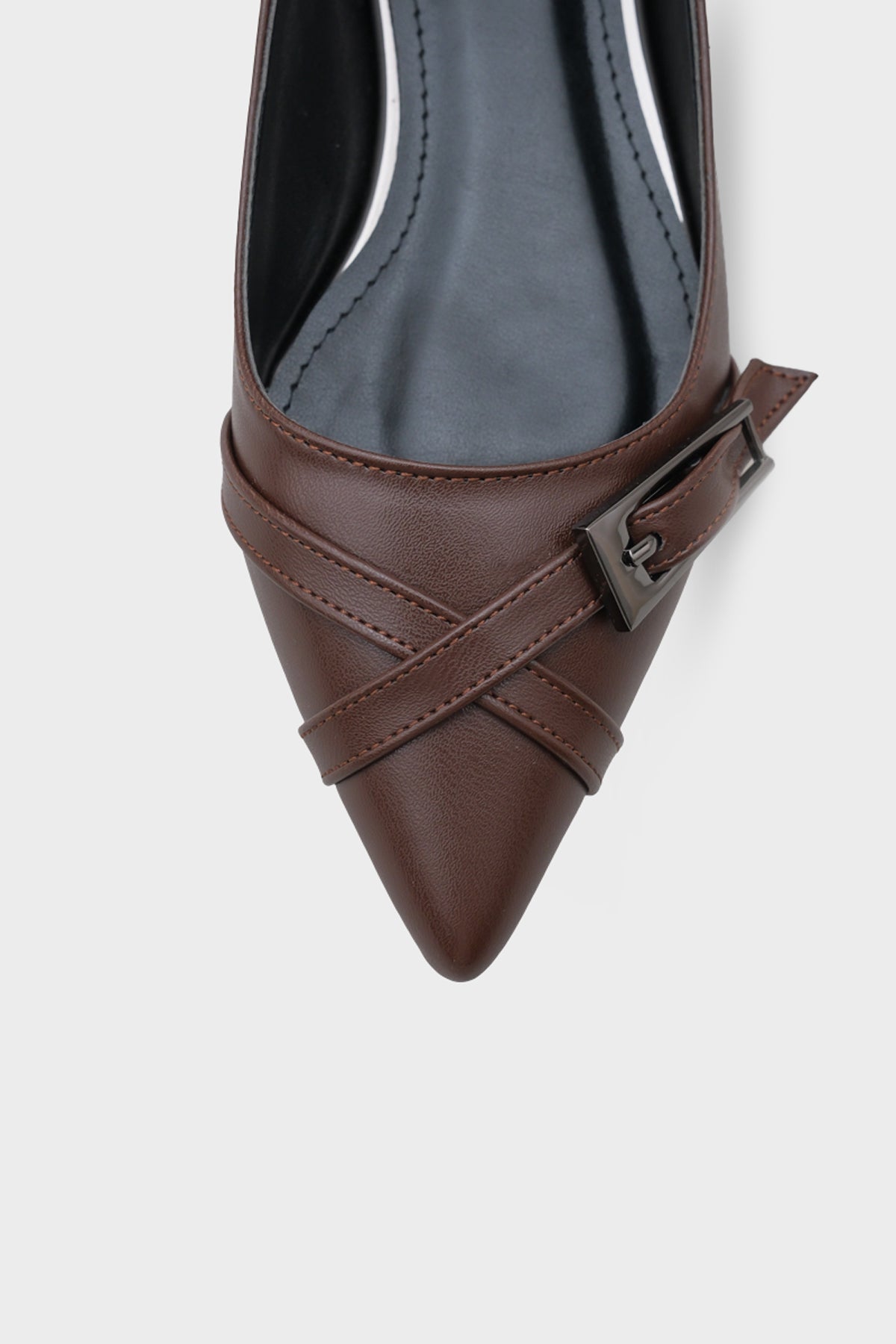 Karry Sivri Burunlu Kısa Topuklu Metal Aksesuarlı Kadın Babet