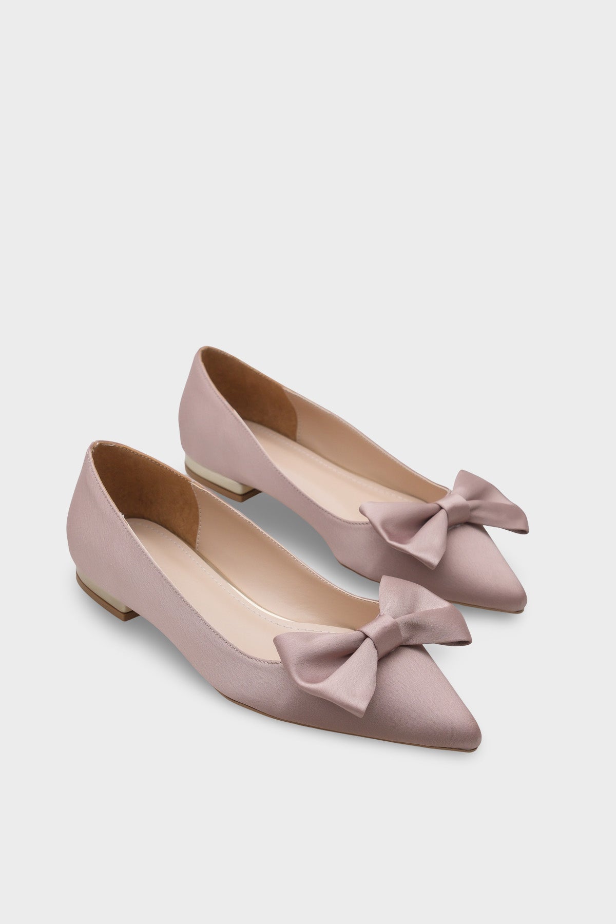 Zelma  Sivri Burunlu Kısa Topuklu Fiyonklu Saten Kadın Babet