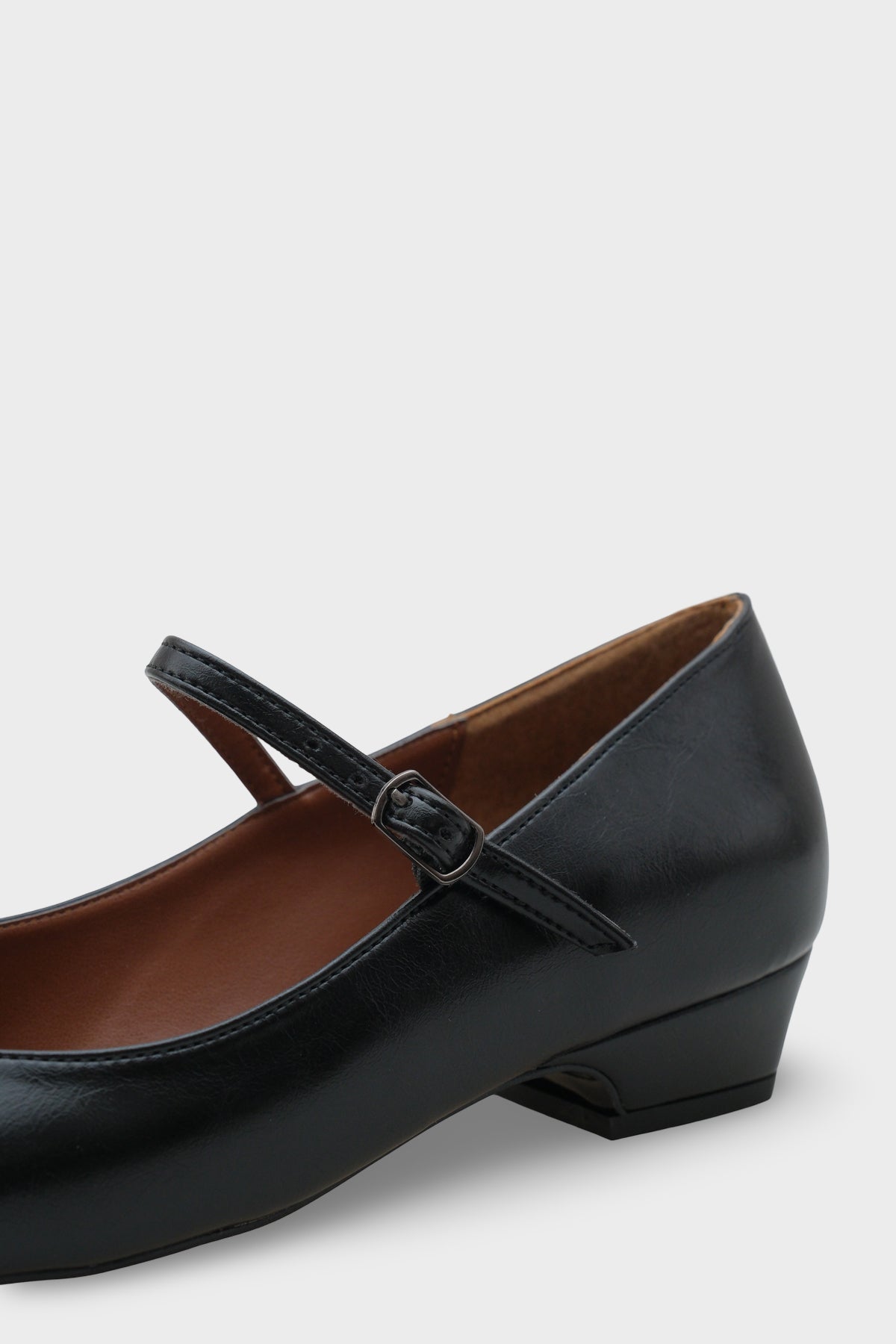 Darline Kısa Topuklu Küt Burunlu Bantlı Mary Jane Kadın Ayakkabı