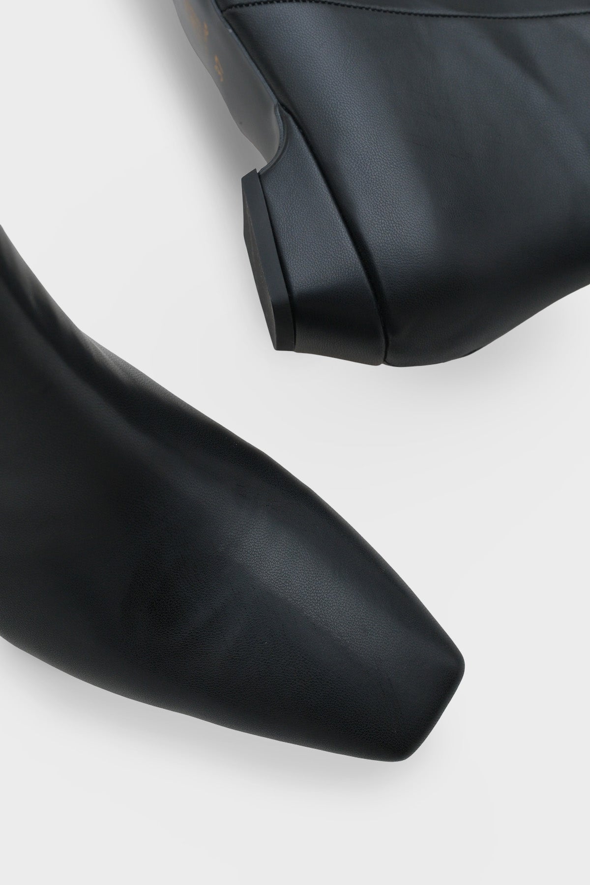 Evie Kısa Topuklu Yandan Fermuarlı Küt Burun Kadın Bot