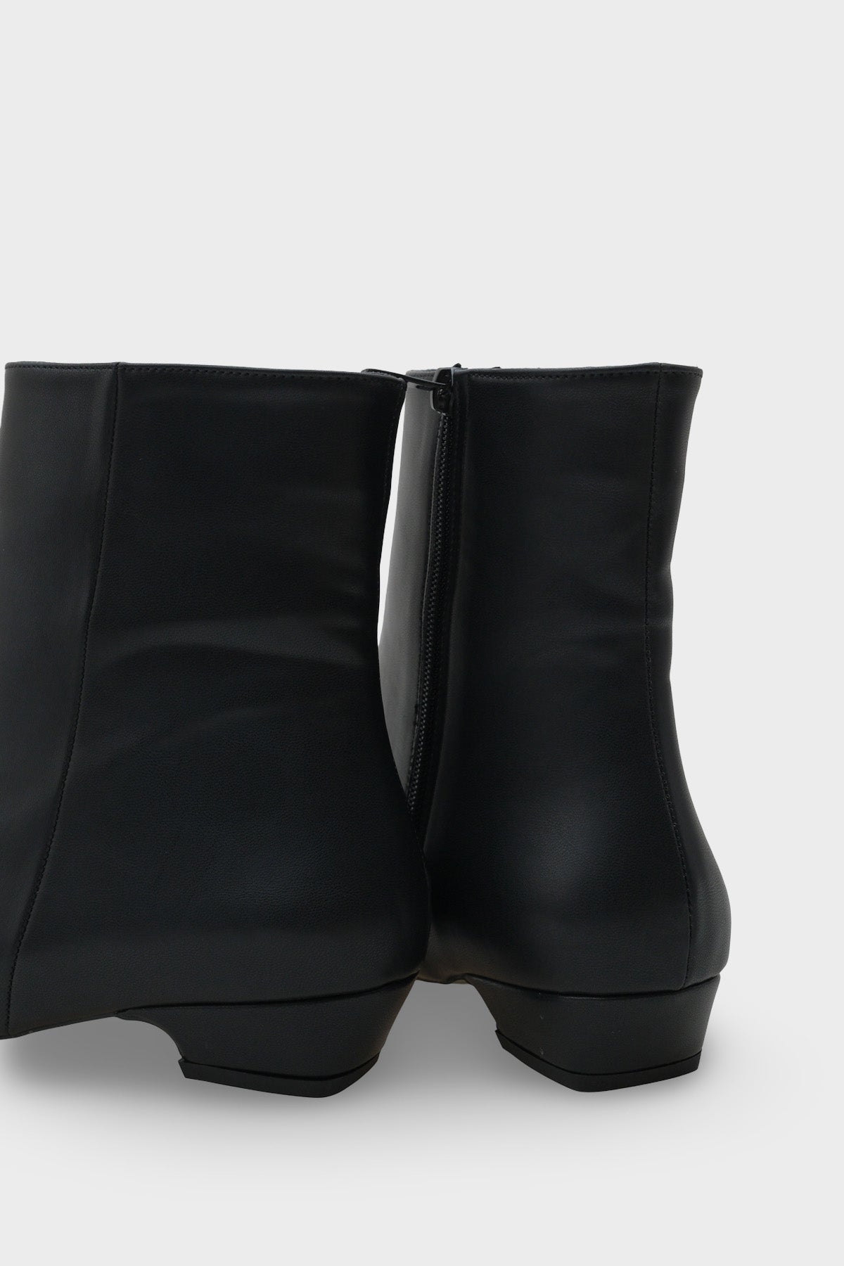 Evie Kısa Topuklu Yandan Fermuarlı Küt Burun Kadın Bot