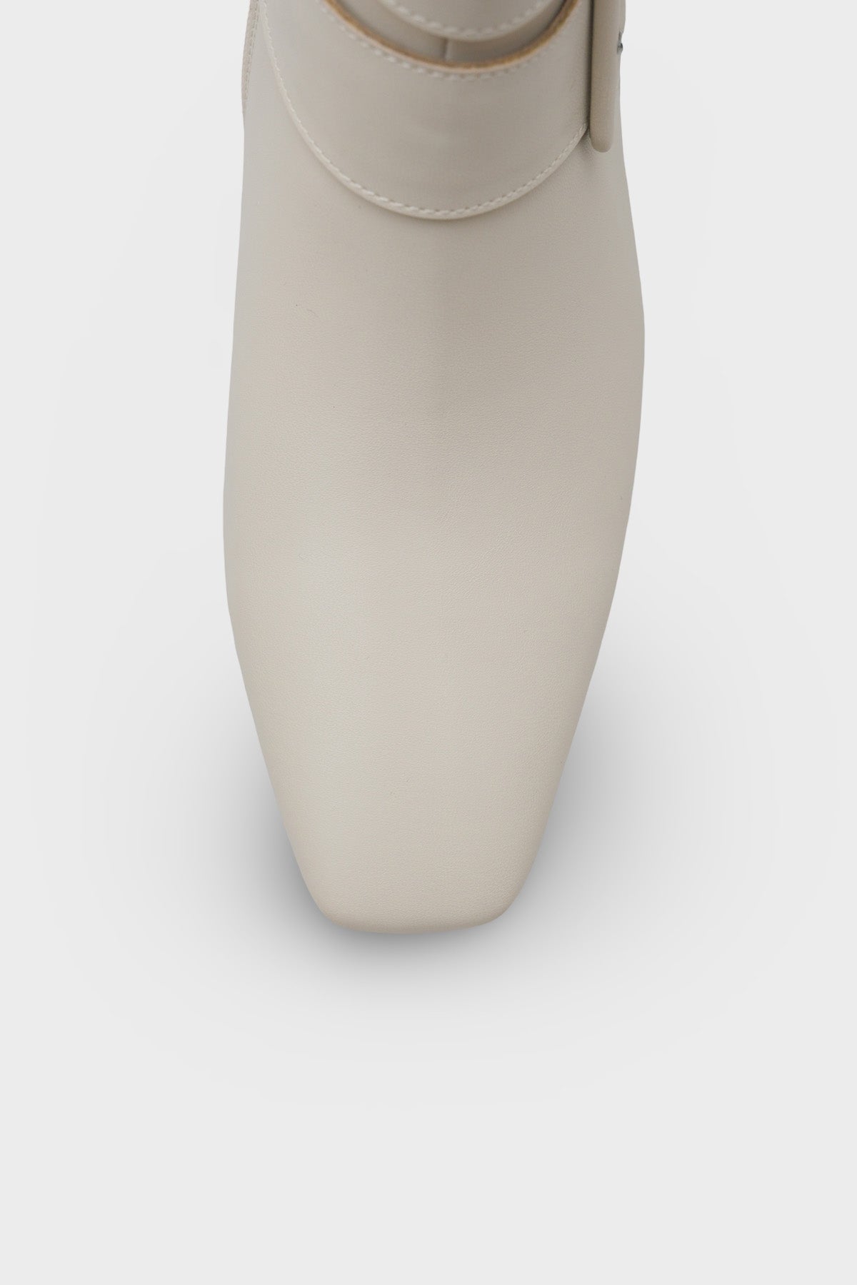 Shane Kısa Topuklu Yandan Fermuarlı Tokalı Küt Burun Kadın Bot