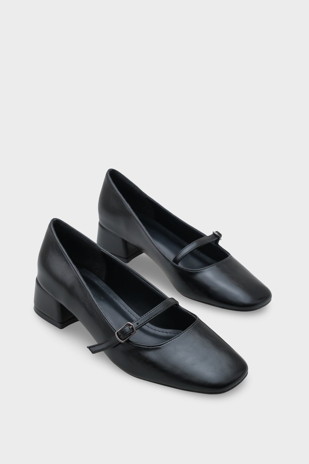 Elyn Kısa Topuklu Küt Burunlu Bantlı Mary Jane Kadın Ayakkabı