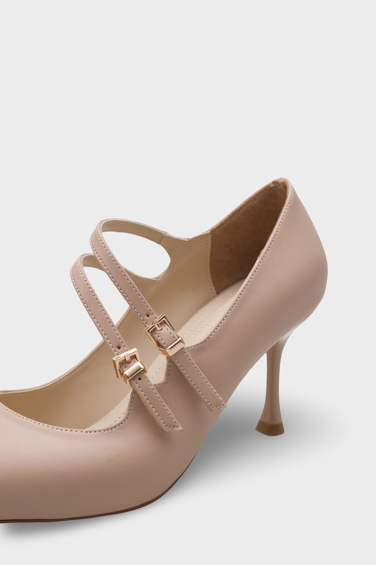 Marigold Orta Topuklu Sivri Burunlu Bantlı Kadın Ayakkabı