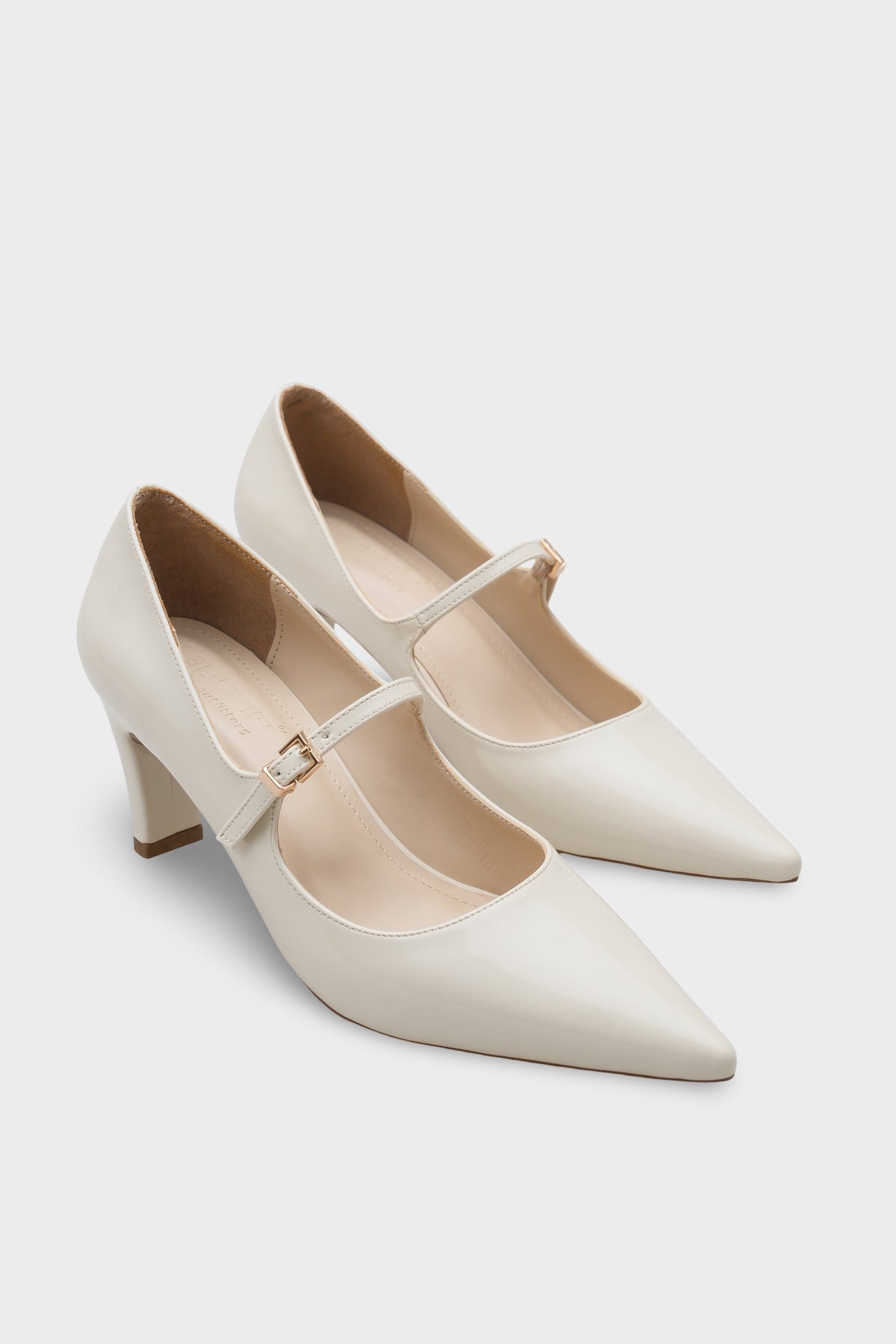 Melody Sivri Burunlu Orta Topuklu Rugan Görünümlü Kadın Ayakkabı