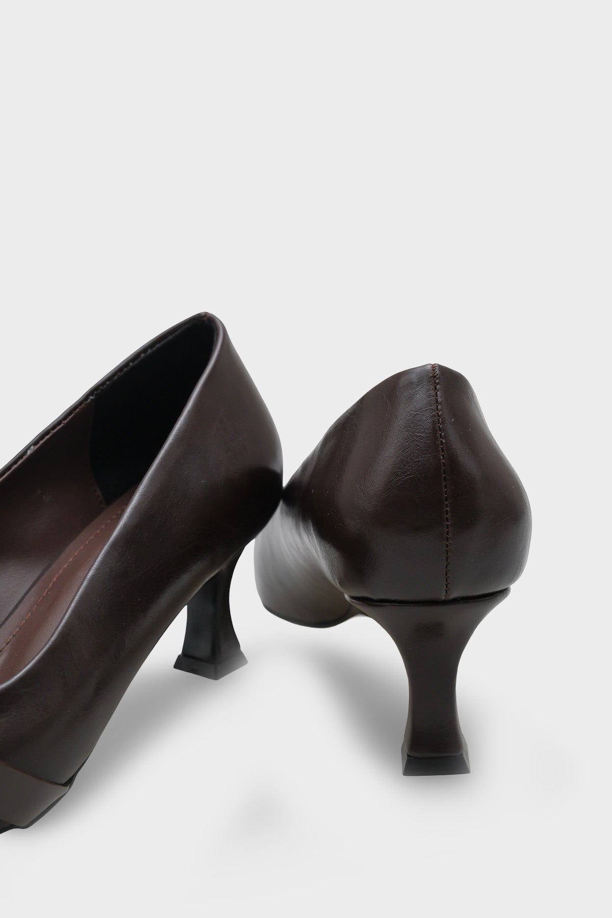 Mirabel Sivri Burunlu Tokalı Orta Topuklu Kadın Ayakkabı