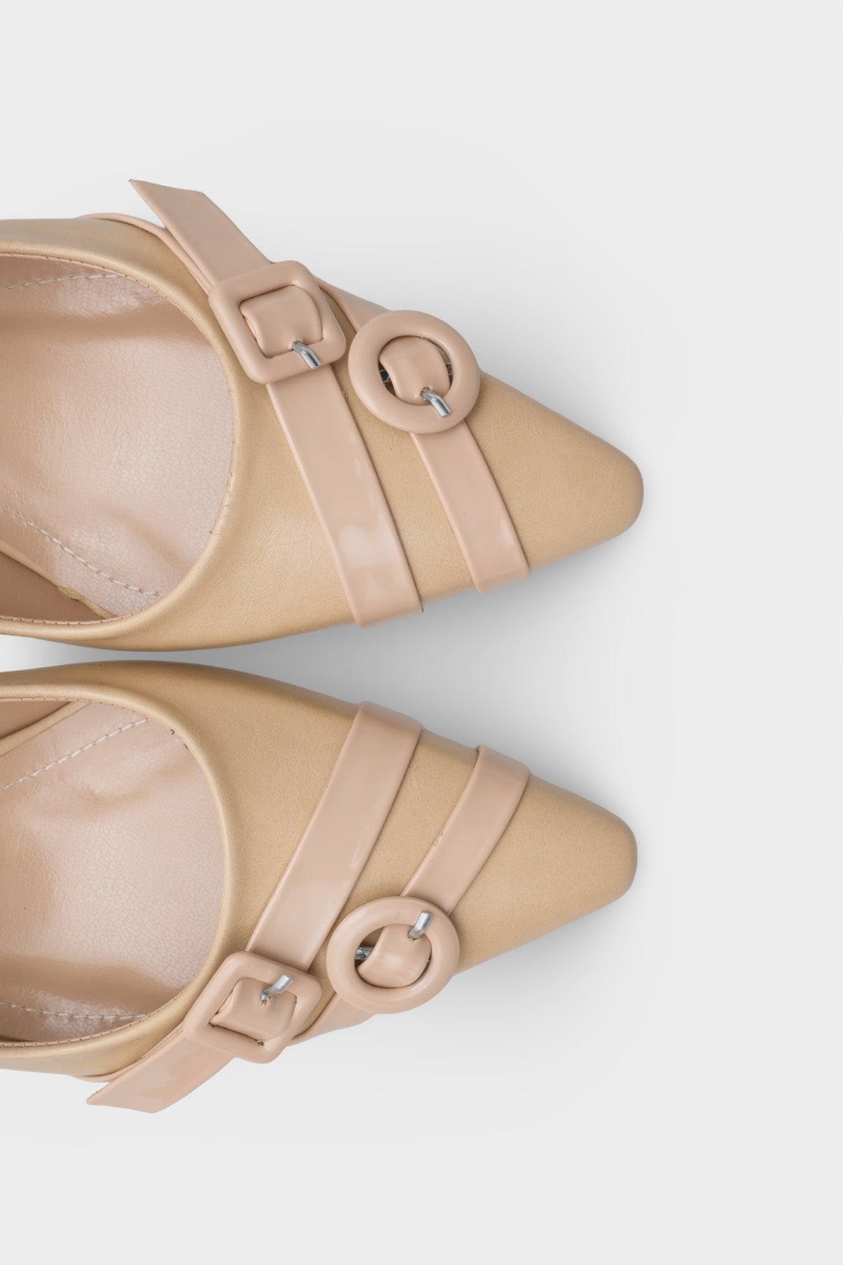 Mirabel Sivri Burunlu Tokalı Orta Topuklu Kadın Ayakkabı