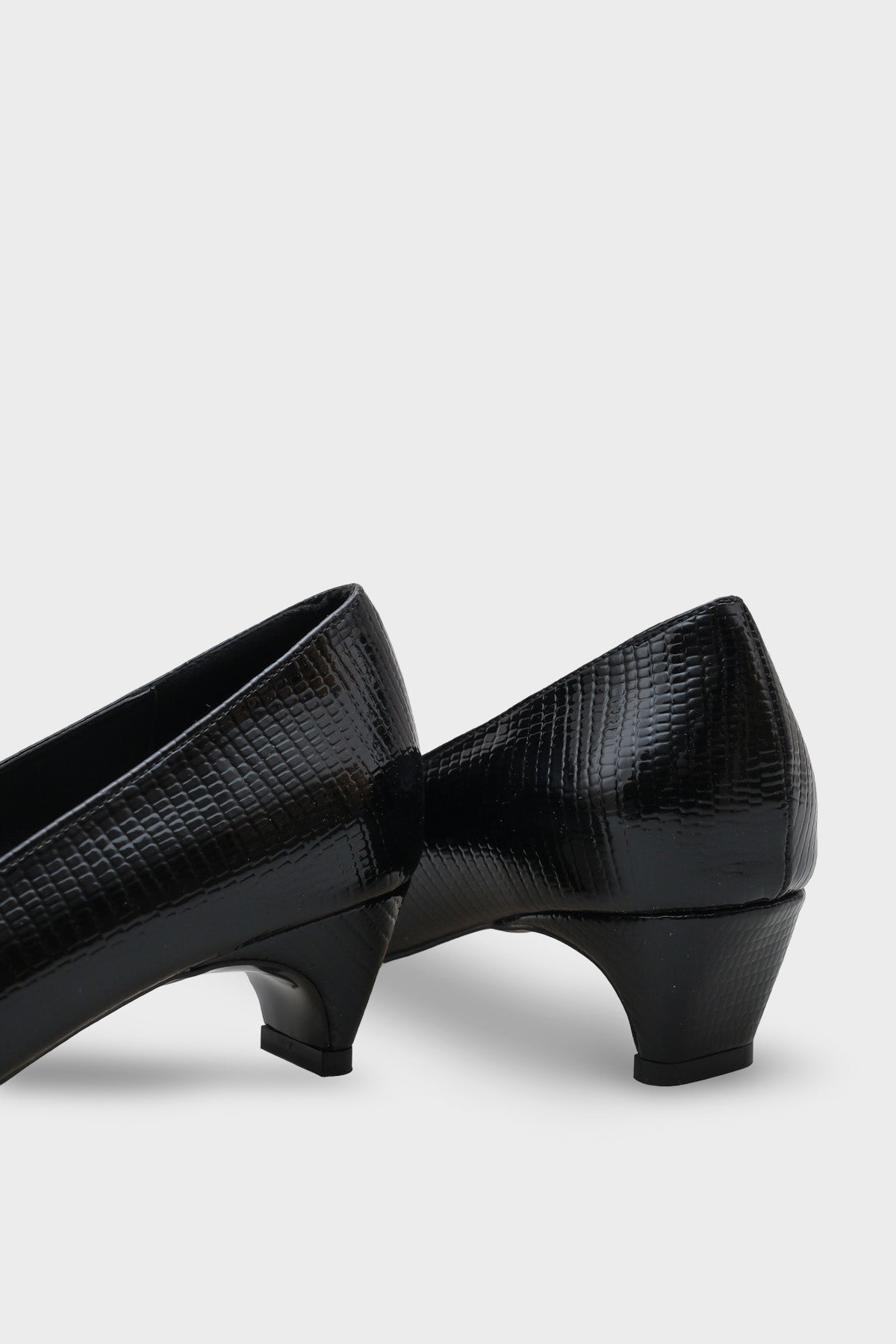 Jodi Metal Aksesuarlı Kısa Topuklu Kadın Ayakkabı