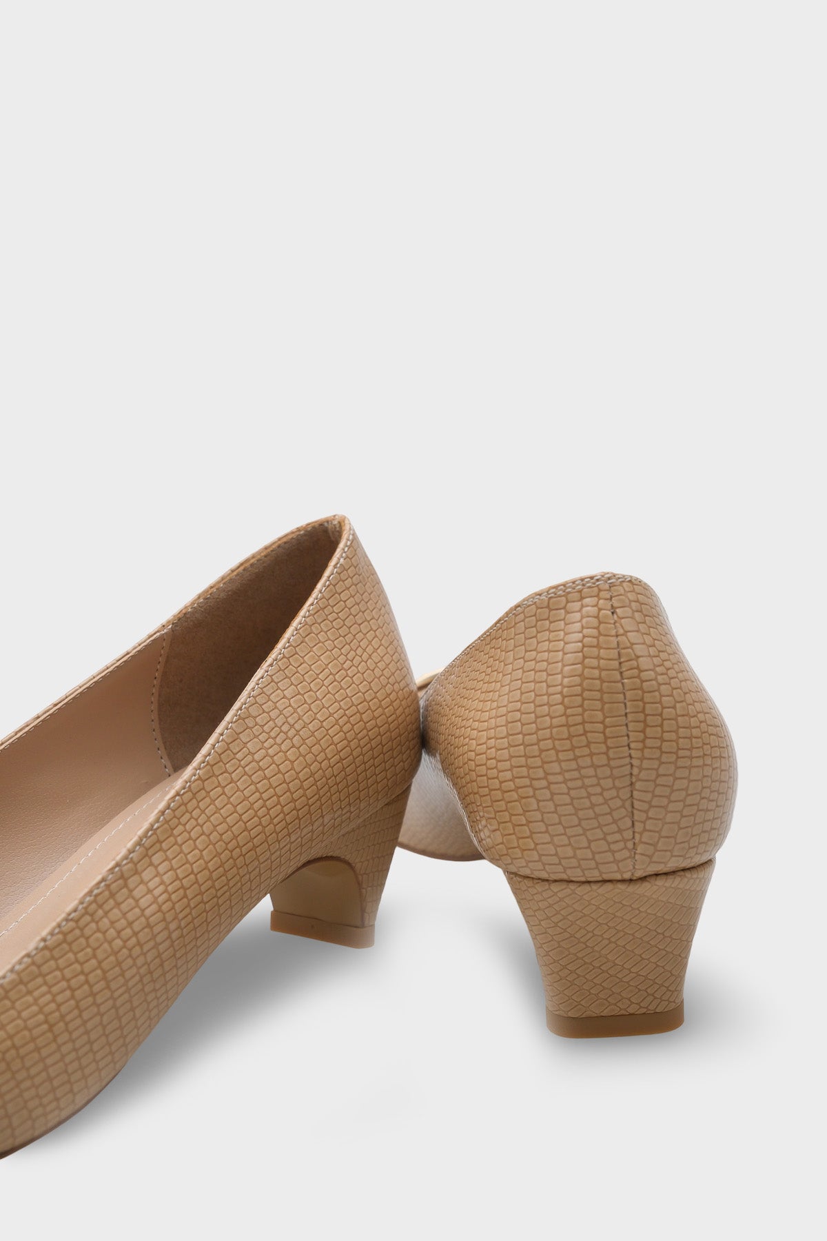 Jodi Metal Aksesuarlı Kısa Topuklu Kadın Ayakkabı