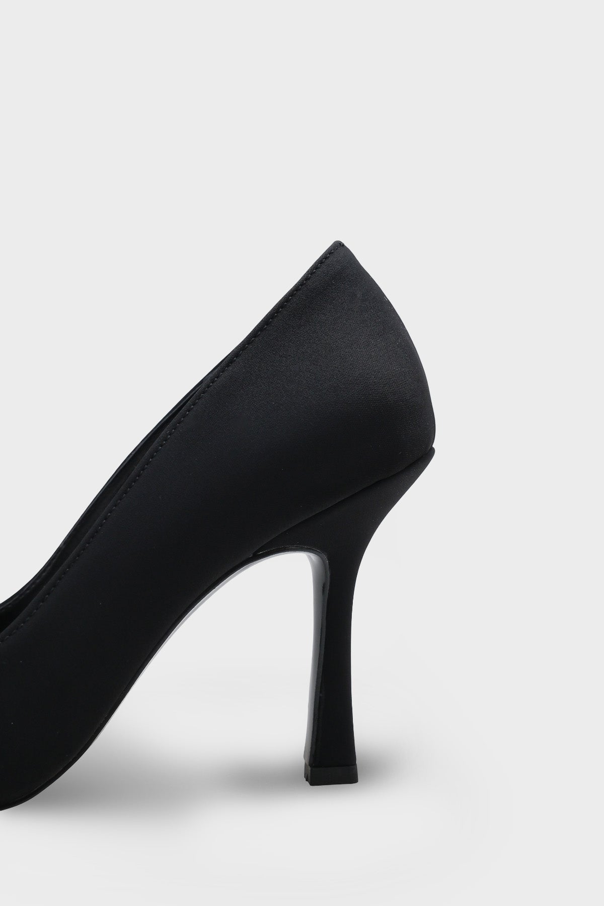 Karyl Yüksek Topuklu Taşlı Tokalı Saten Şık Stiletto
