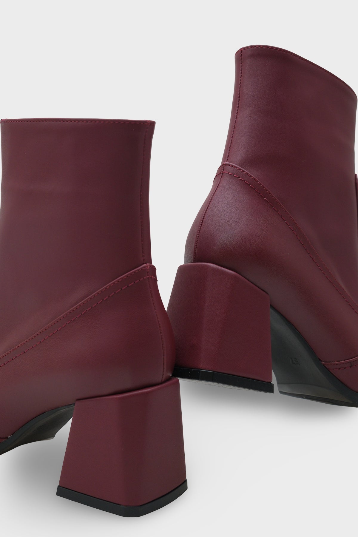 Anjela Küt Burunlu Yandan Fermuarlı Kadın Bot