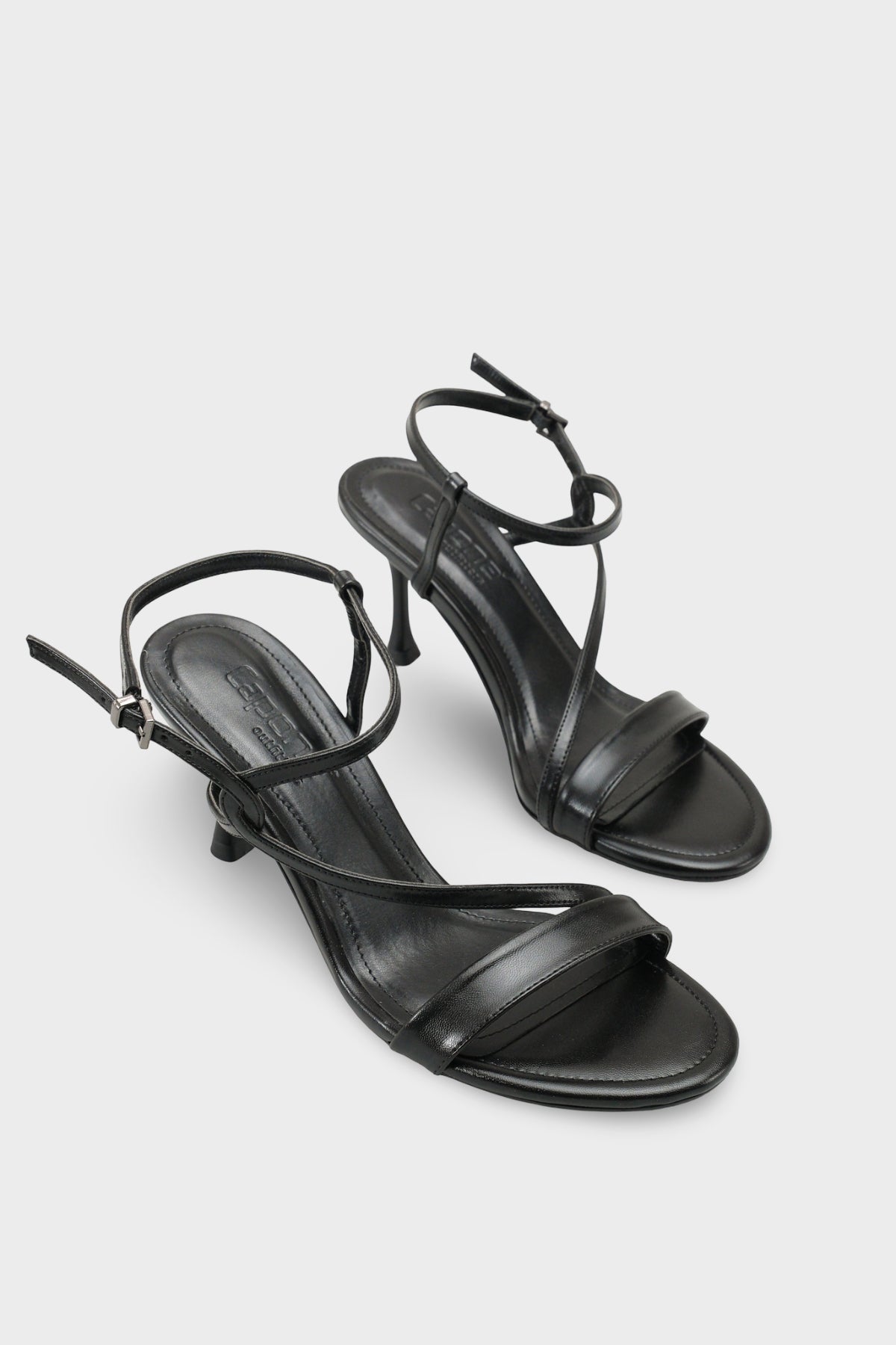 Corilla Yuvarlak Burunlu Orta Topuklu Bilekten Bantlı Kadın Şık Ayakkabı