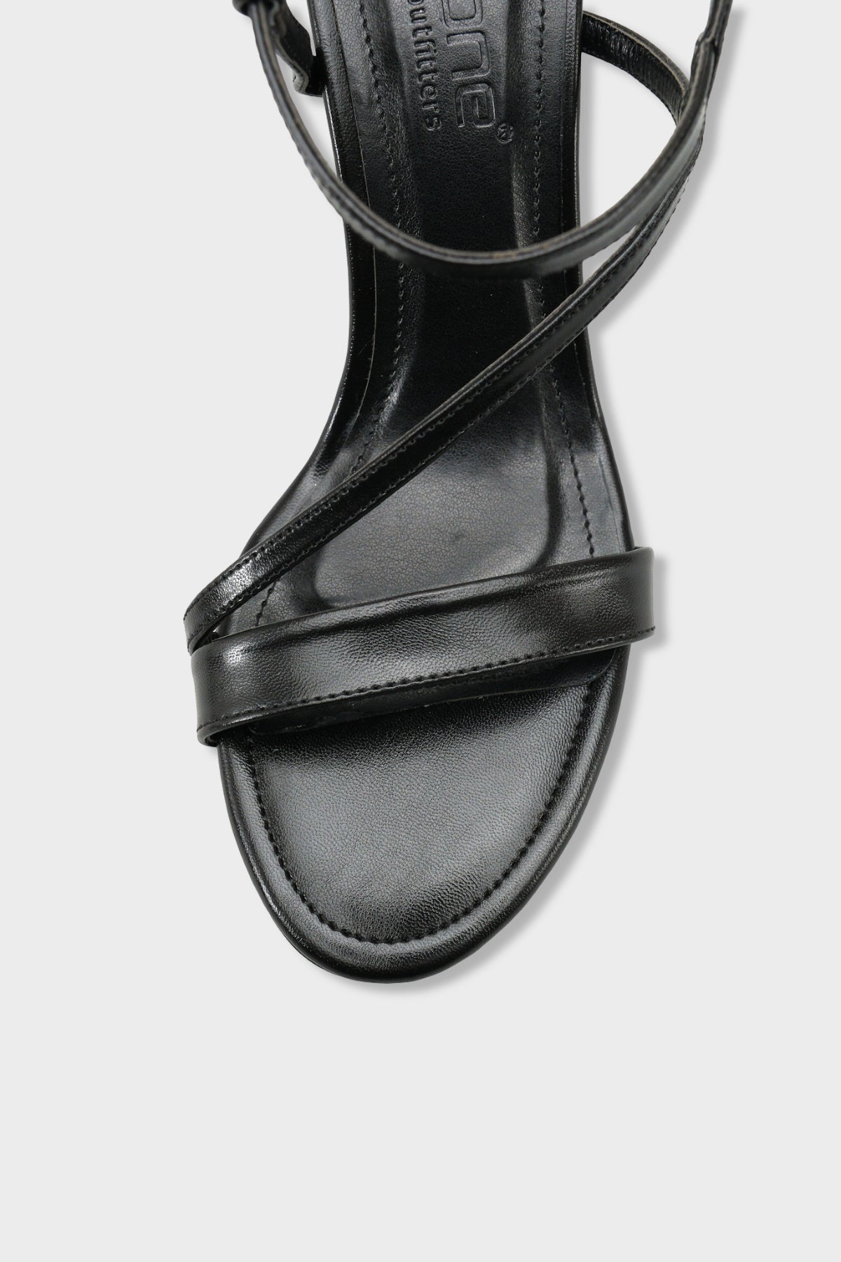 Corilla Yuvarlak Burunlu Orta Topuklu Bilekten Bantlı Kadın Şık Ayakkabı