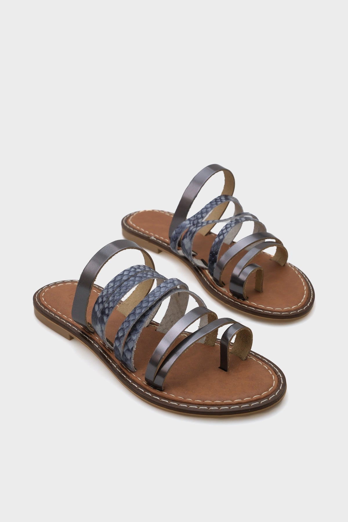 Lyssa Baş Parmak Detaylı Bantlı Kadın Terlik