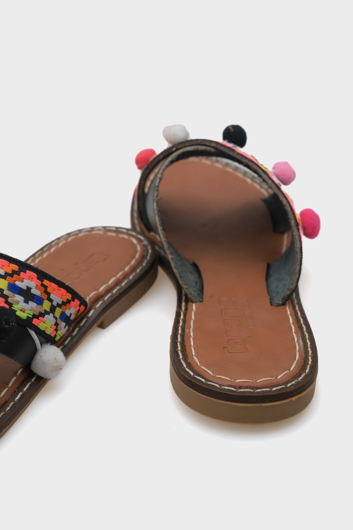 Mada 8084 Hakiki Deri Ponponlu Kadın Terlik