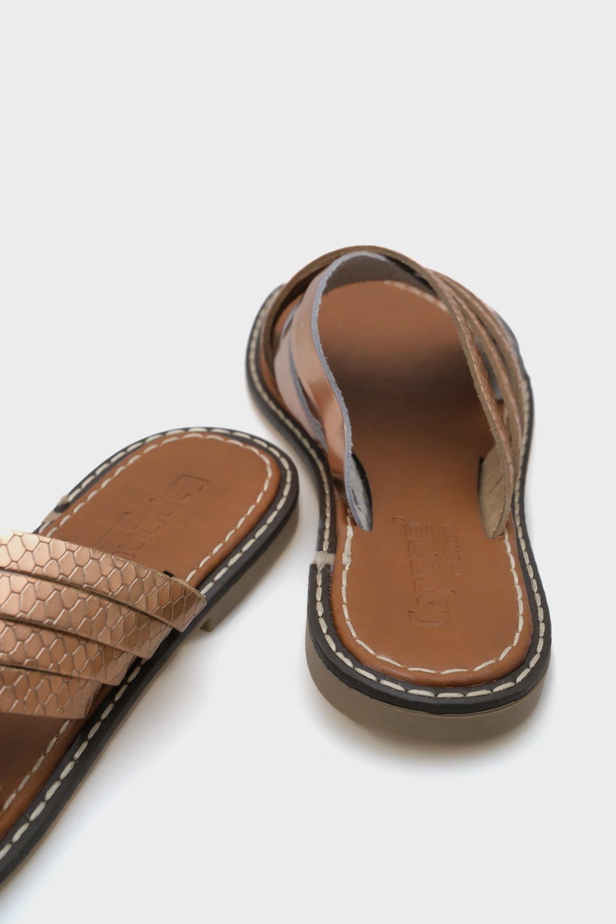 Maddy 8098 Hakiki Deri Kadın Bodrum Terlik