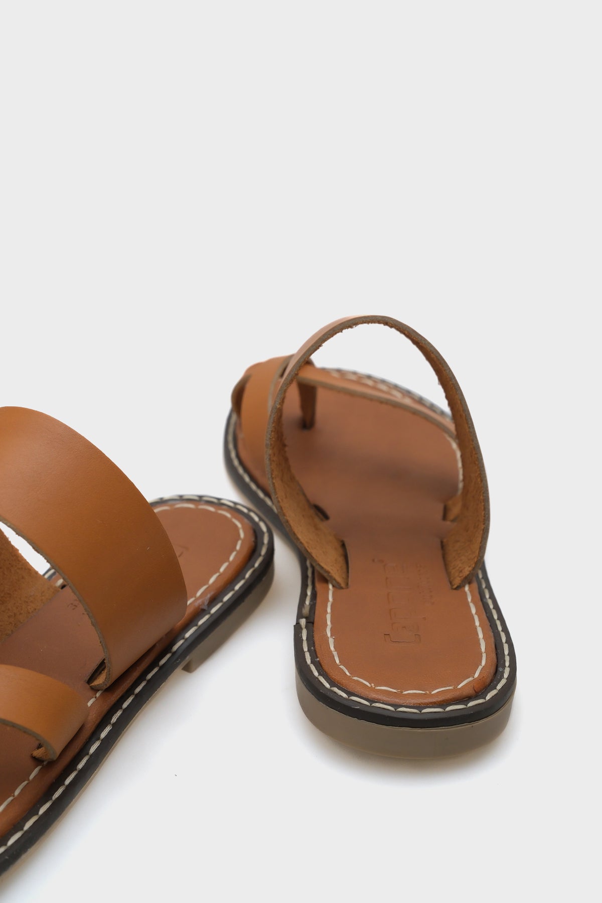 Mag Tek Bant Parmak Arası Deri Kadın Terlik