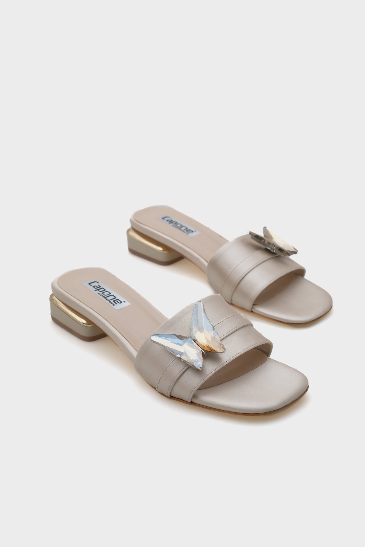 Ariela Yuvarlak Küt Burunlu Taşlı Kelebek Tokalı Kadın Kısa Topuklu Terlik