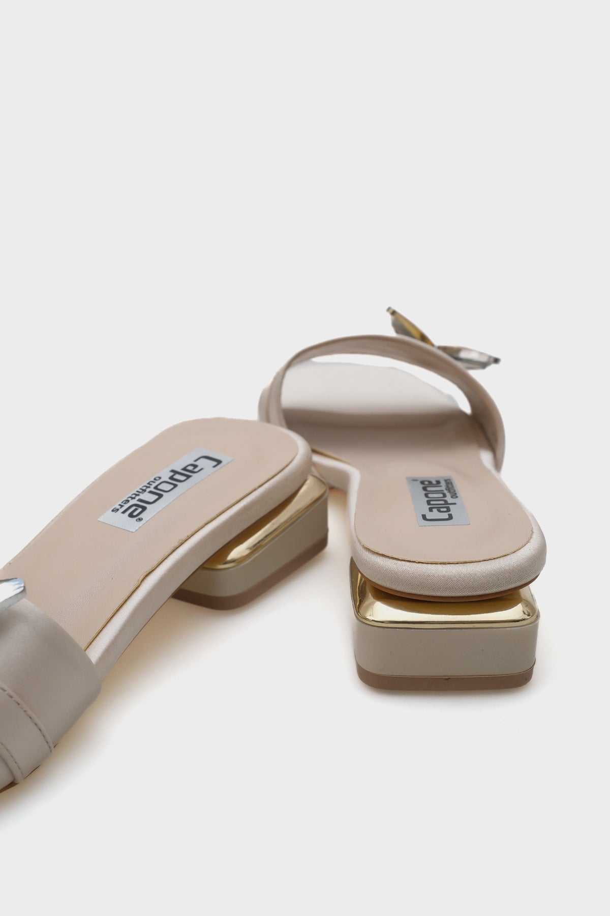 Ariela Yuvarlak Küt Burunlu Taşlı Kelebek Tokalı Kadın Kısa Topuklu Terlik