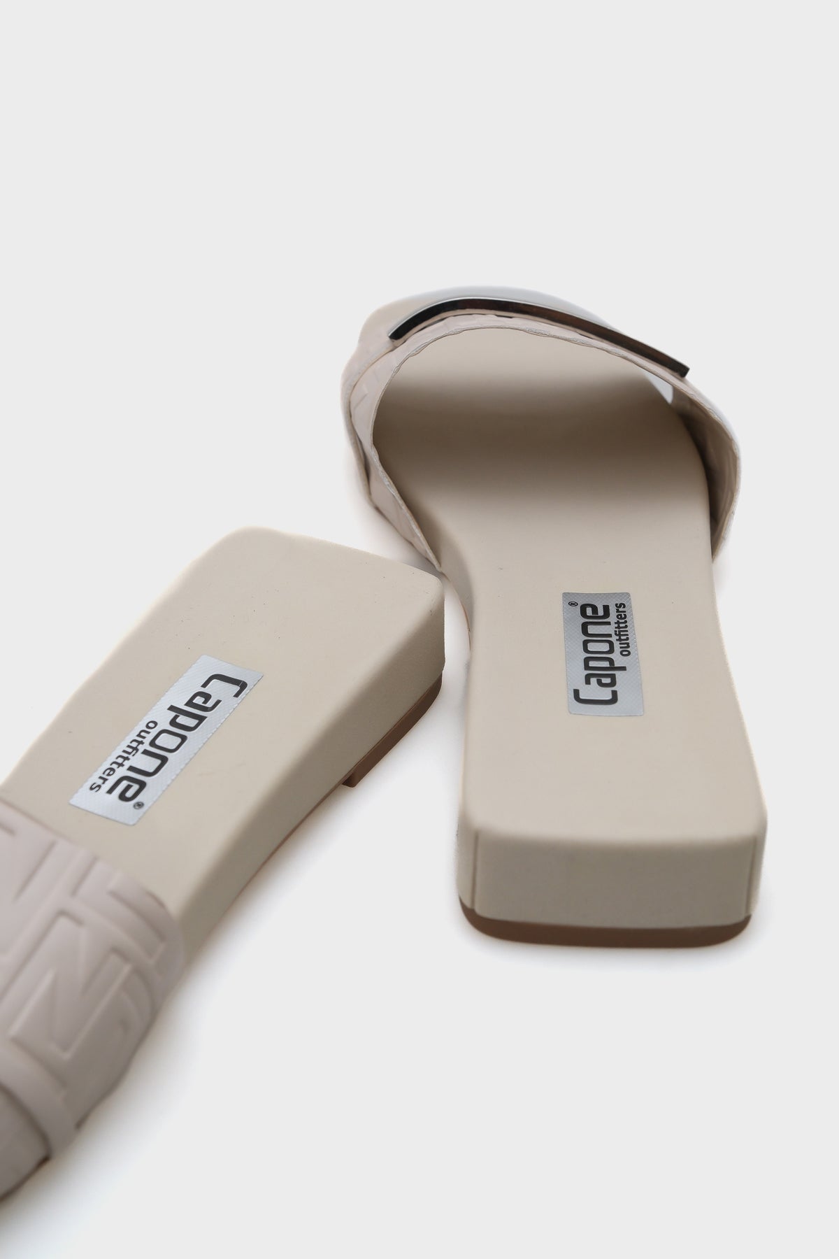 Mame Küt Burunlu Metal Aksesuarlı Kısa Topuklu Konfor Kadın Terlik