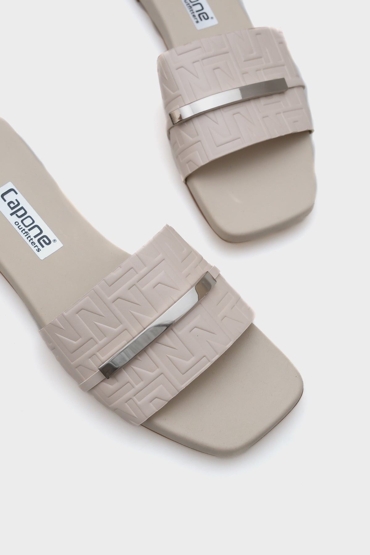 Mame Küt Burunlu Metal Aksesuarlı Kısa Topuklu Konfor Kadın Terlik