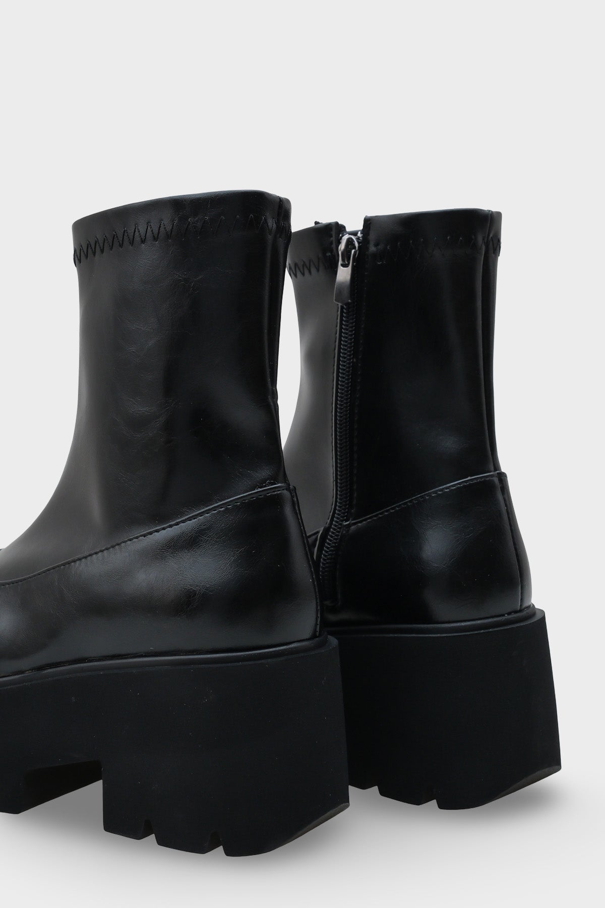 Viviana Trak Tabanlı Kadın Bot