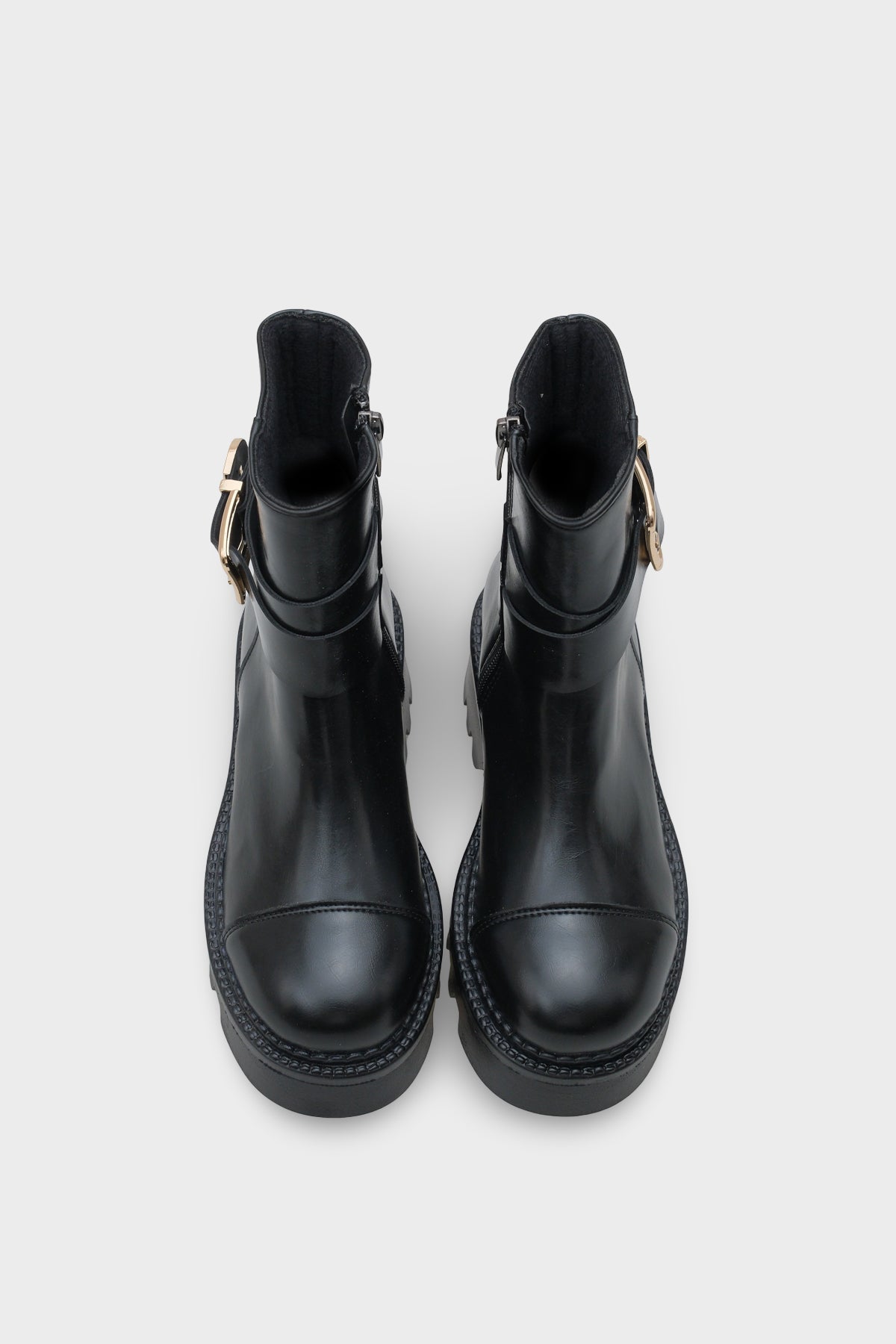 Giselle Trak Tabanlı Metal Tokalı Yandan Fermuarlı Kadın Uzun Bot